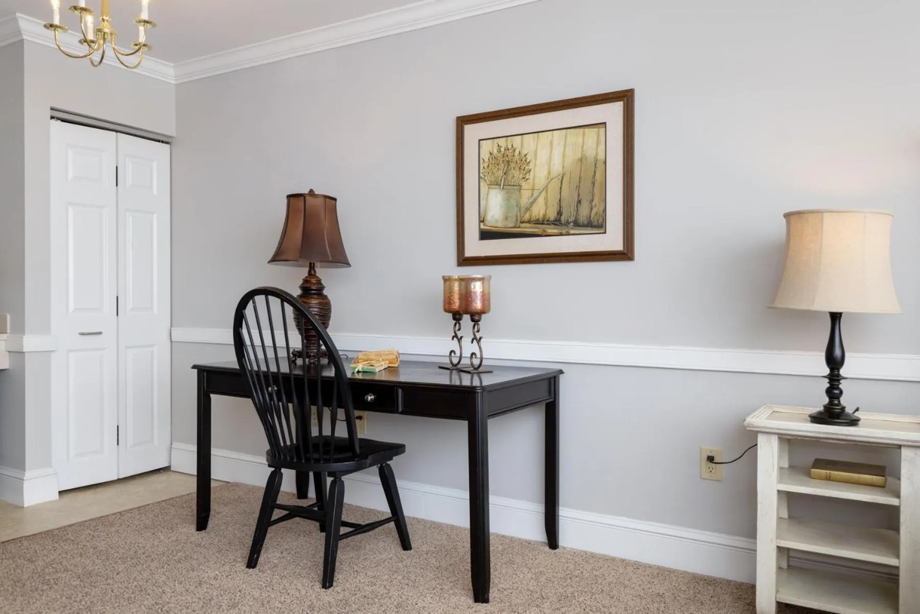 Seating area in Selinsgrove Inn