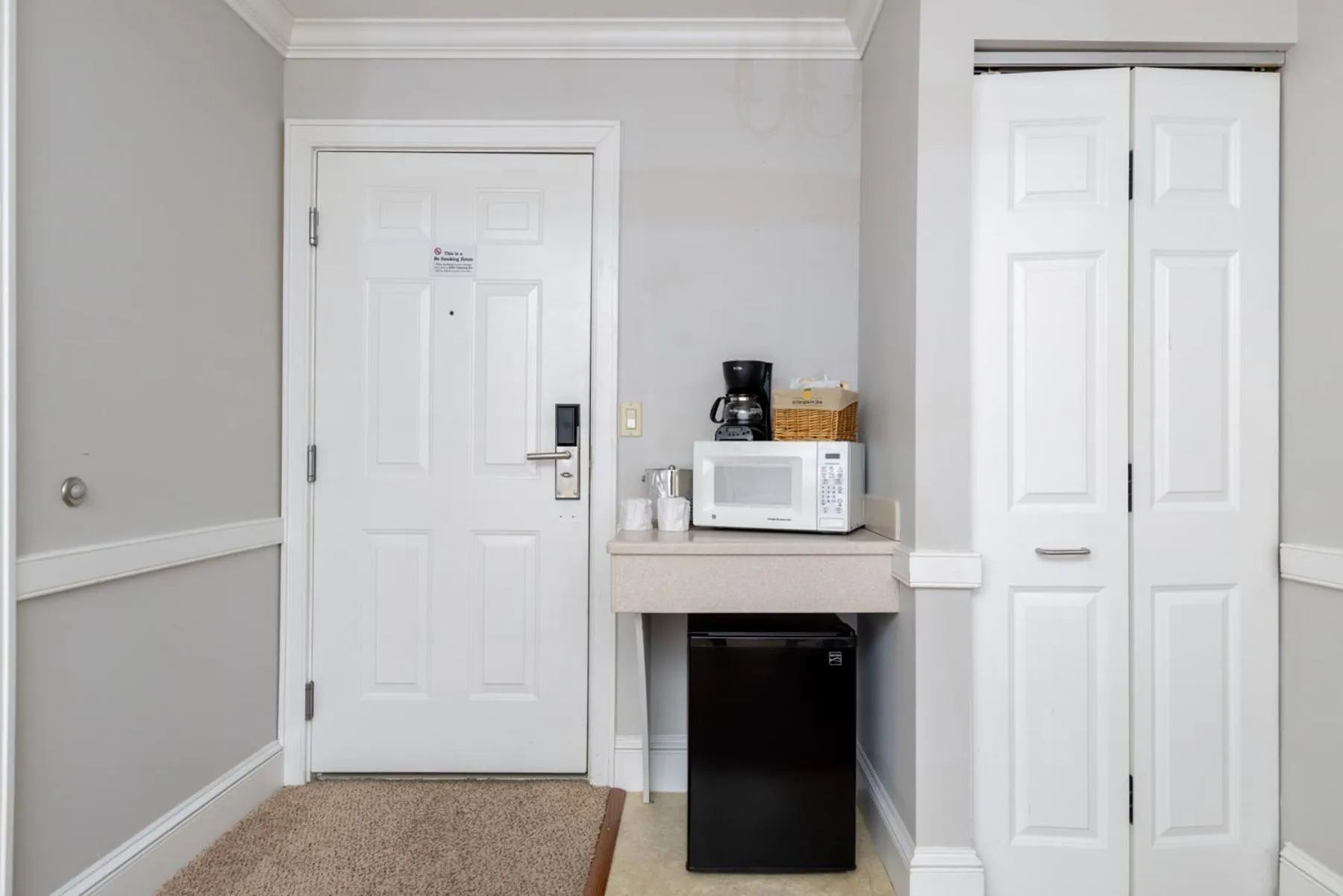 Kitchen or kitchenette in Selinsgrove Inn