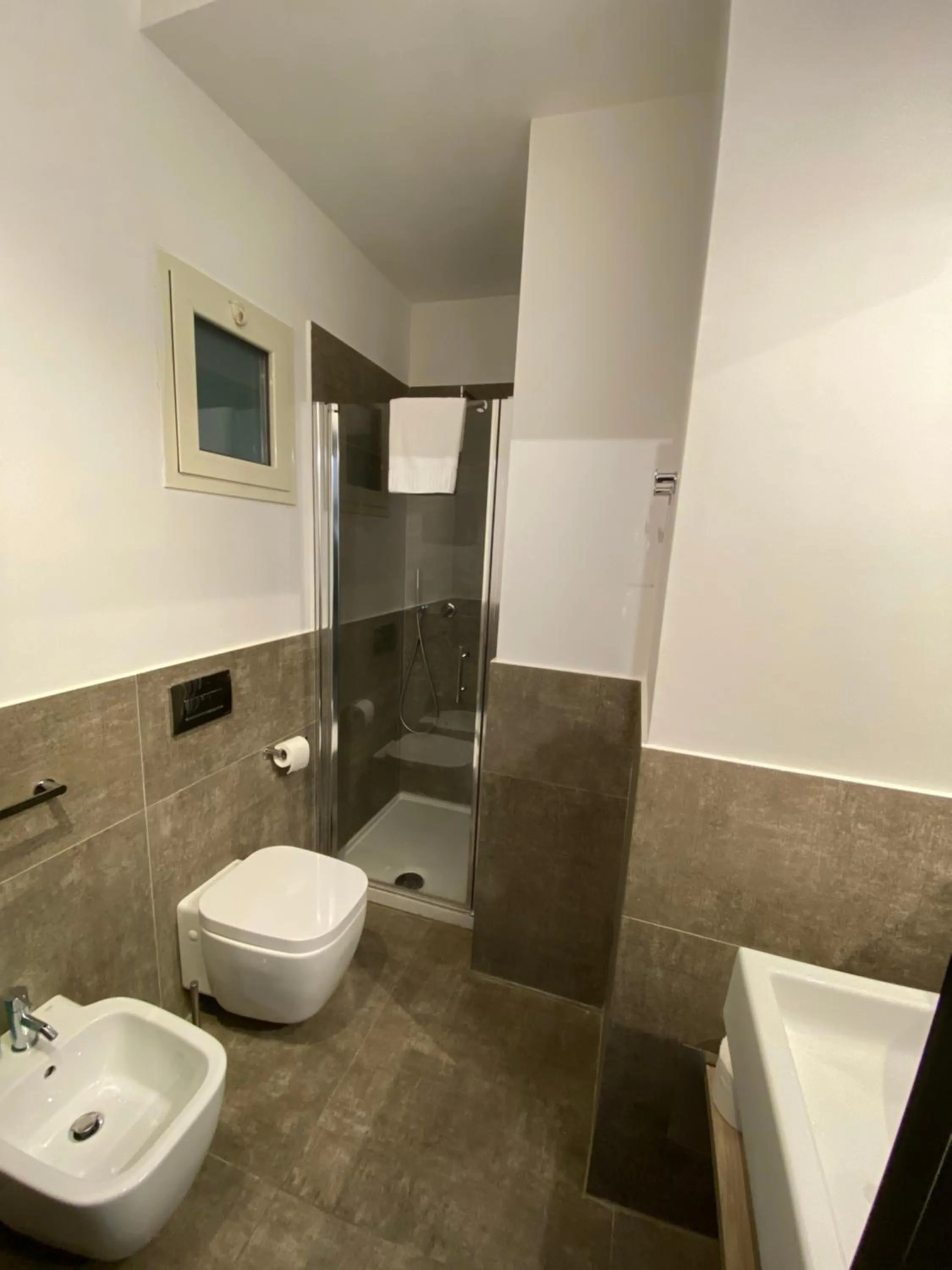 Shower in Re di Smirne by Apulia Accommodation