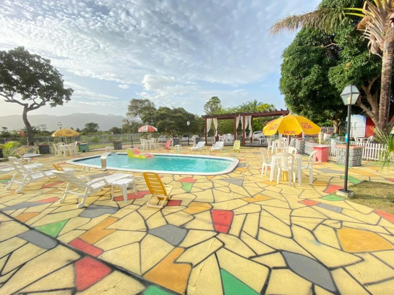 Pool view in Pousada Country K no Parque Aquamak