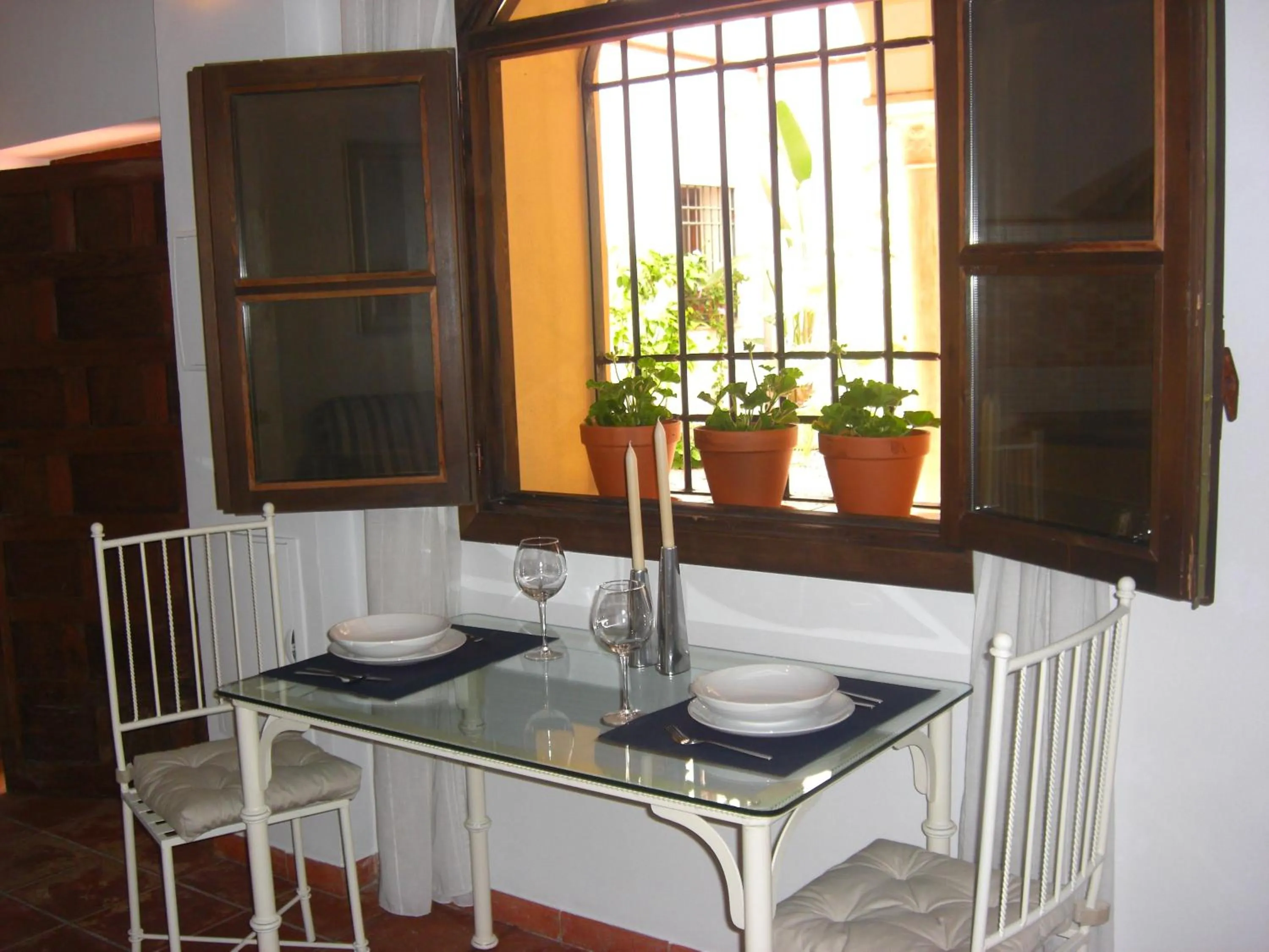 Dining area in Apartamentos Los Patios de la Judería