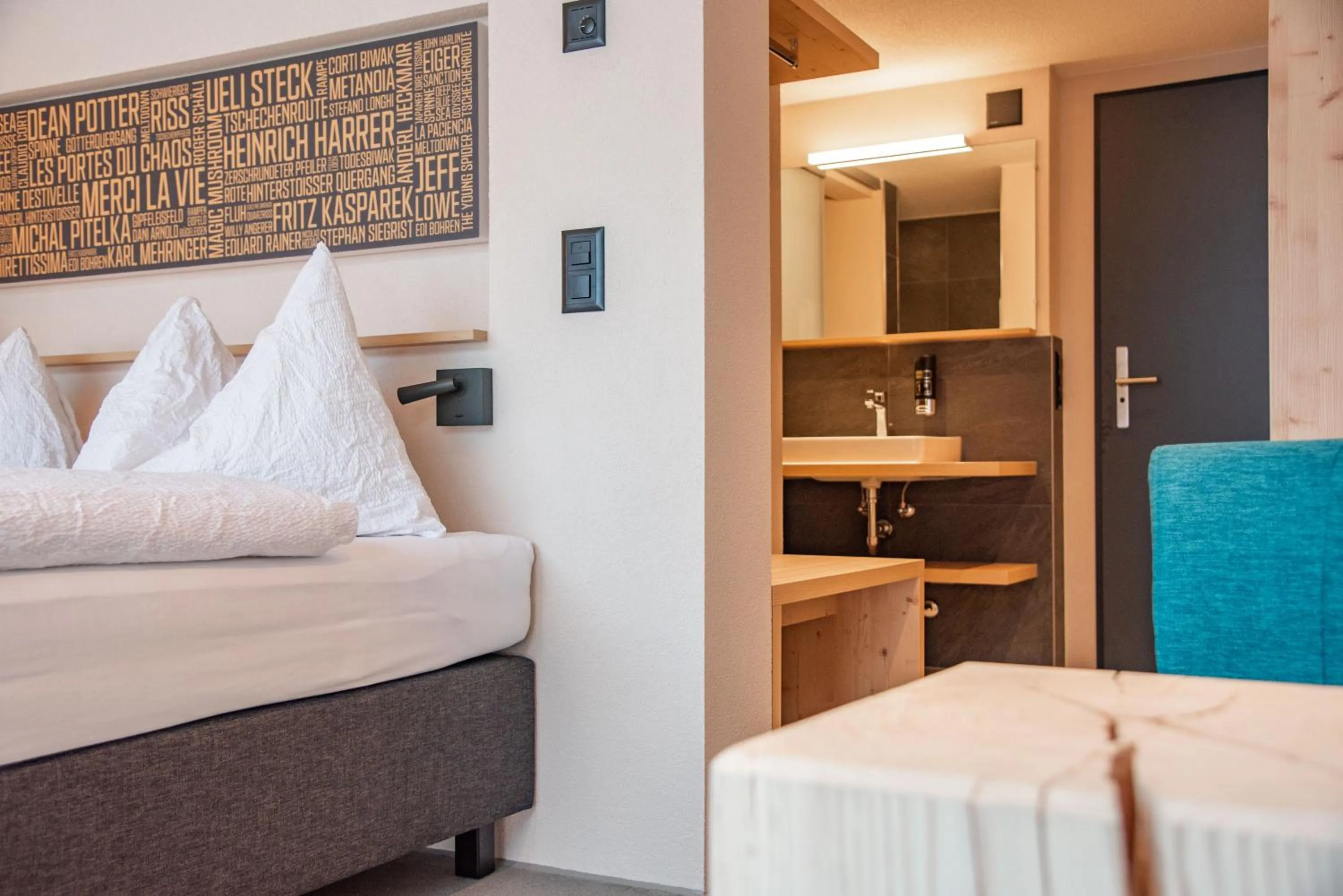 Photo of the whole room, Bed in Eiger Lodge Chic