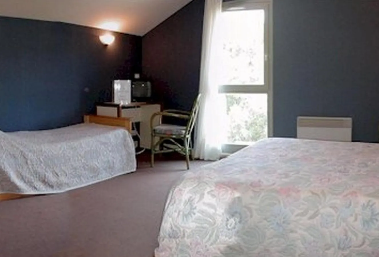 Day, Bed in Hôtel du Bout du Monde