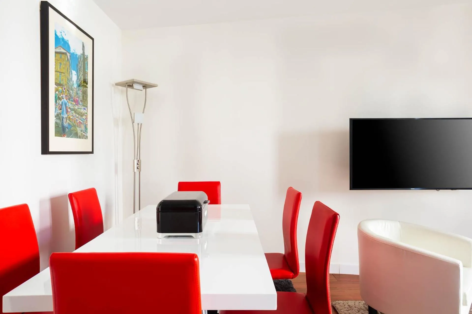 Luxury apartment-free parking