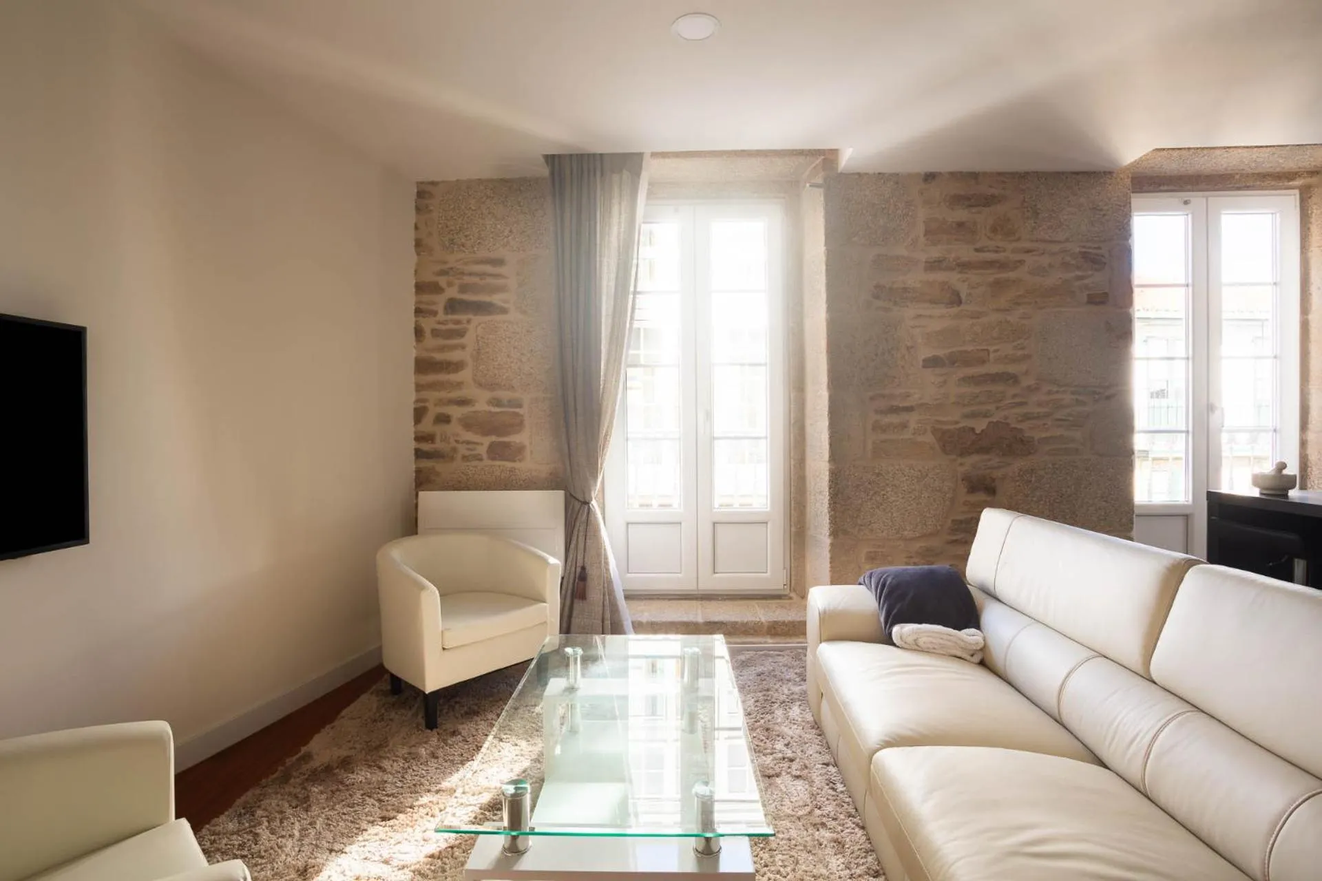 Luxury apartment-free parking
