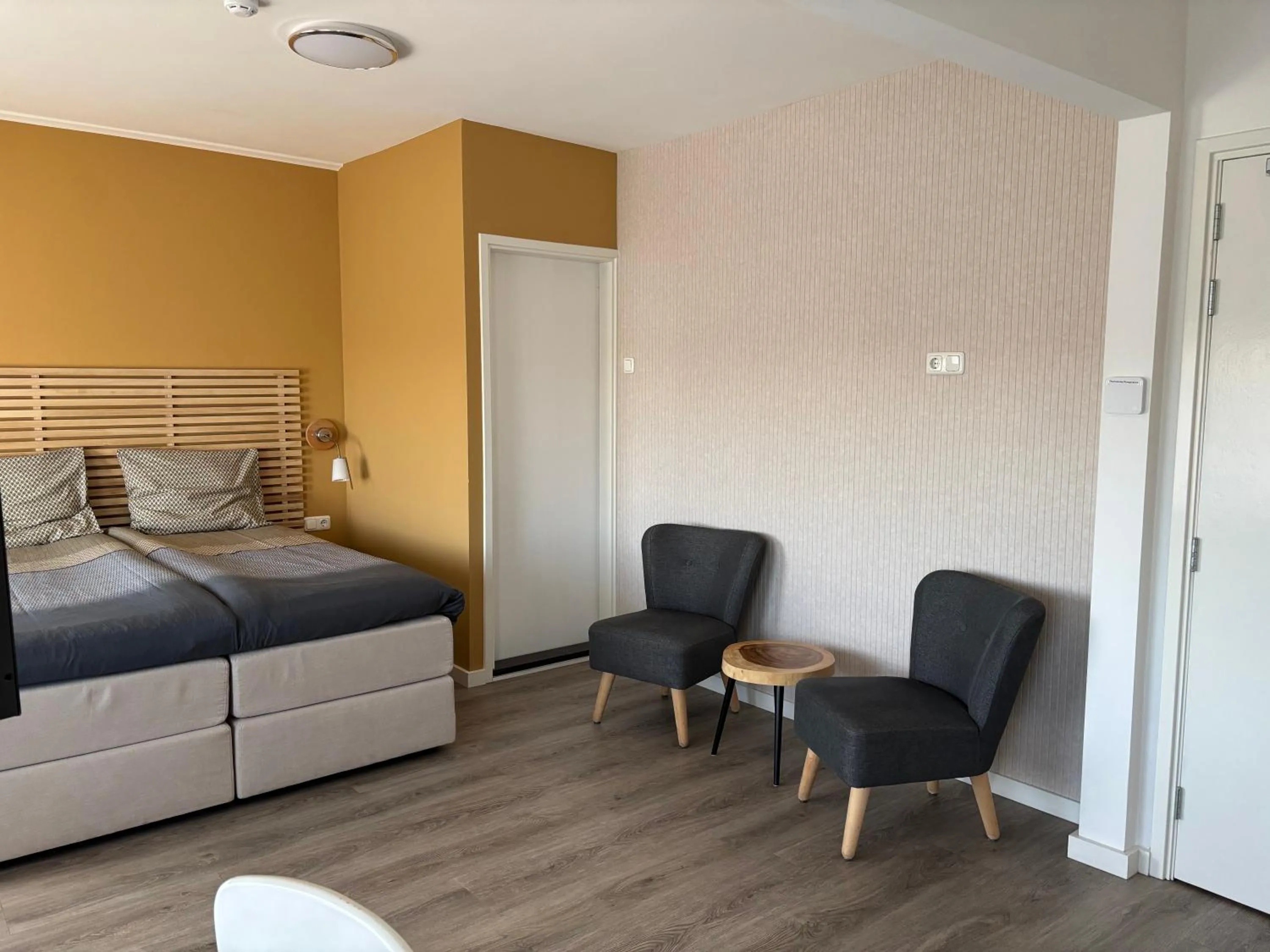 Seating area, Bed in Bed&Breakfast aan Strand