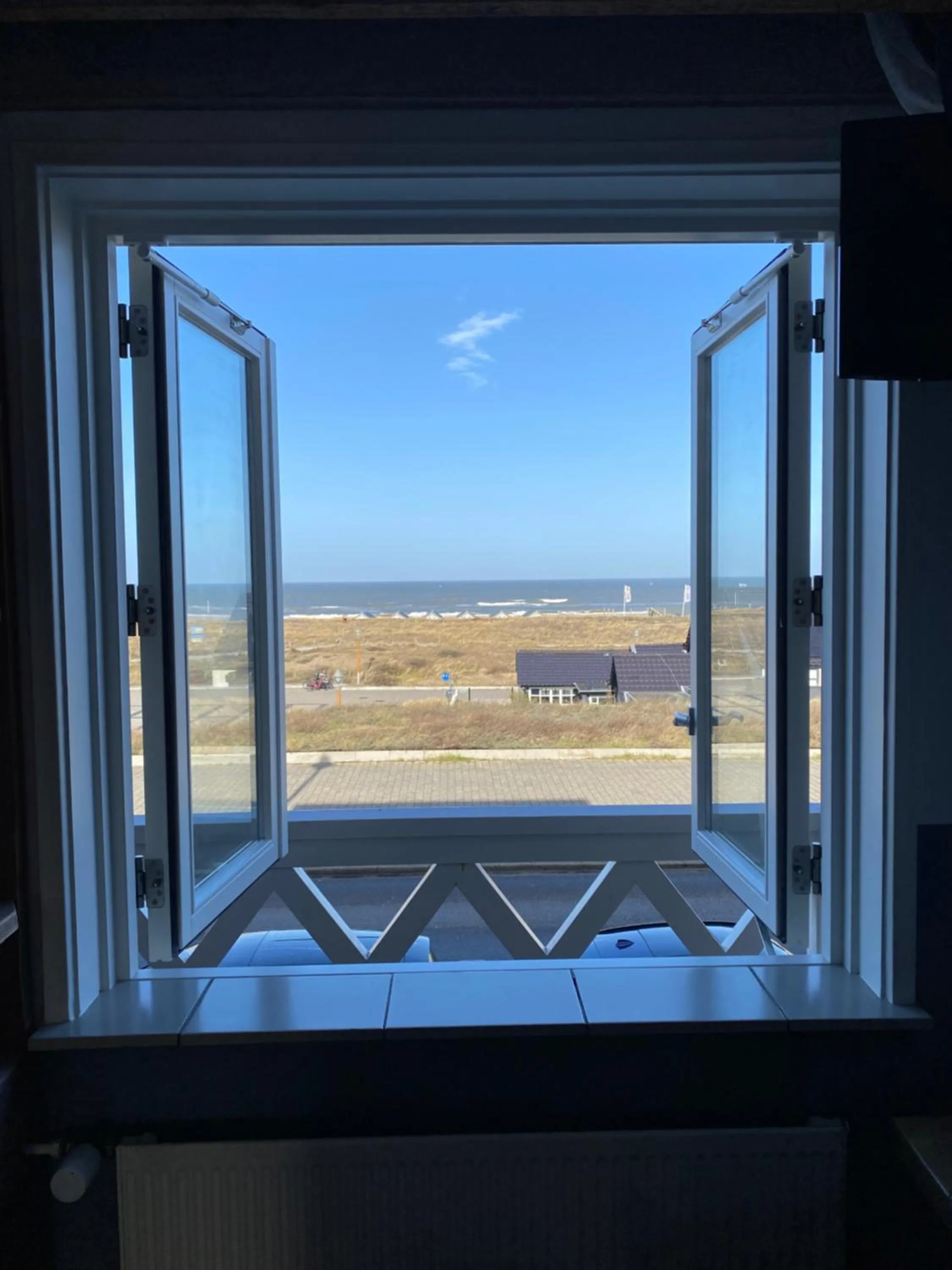 Sea view in Bed&Breakfast aan Strand