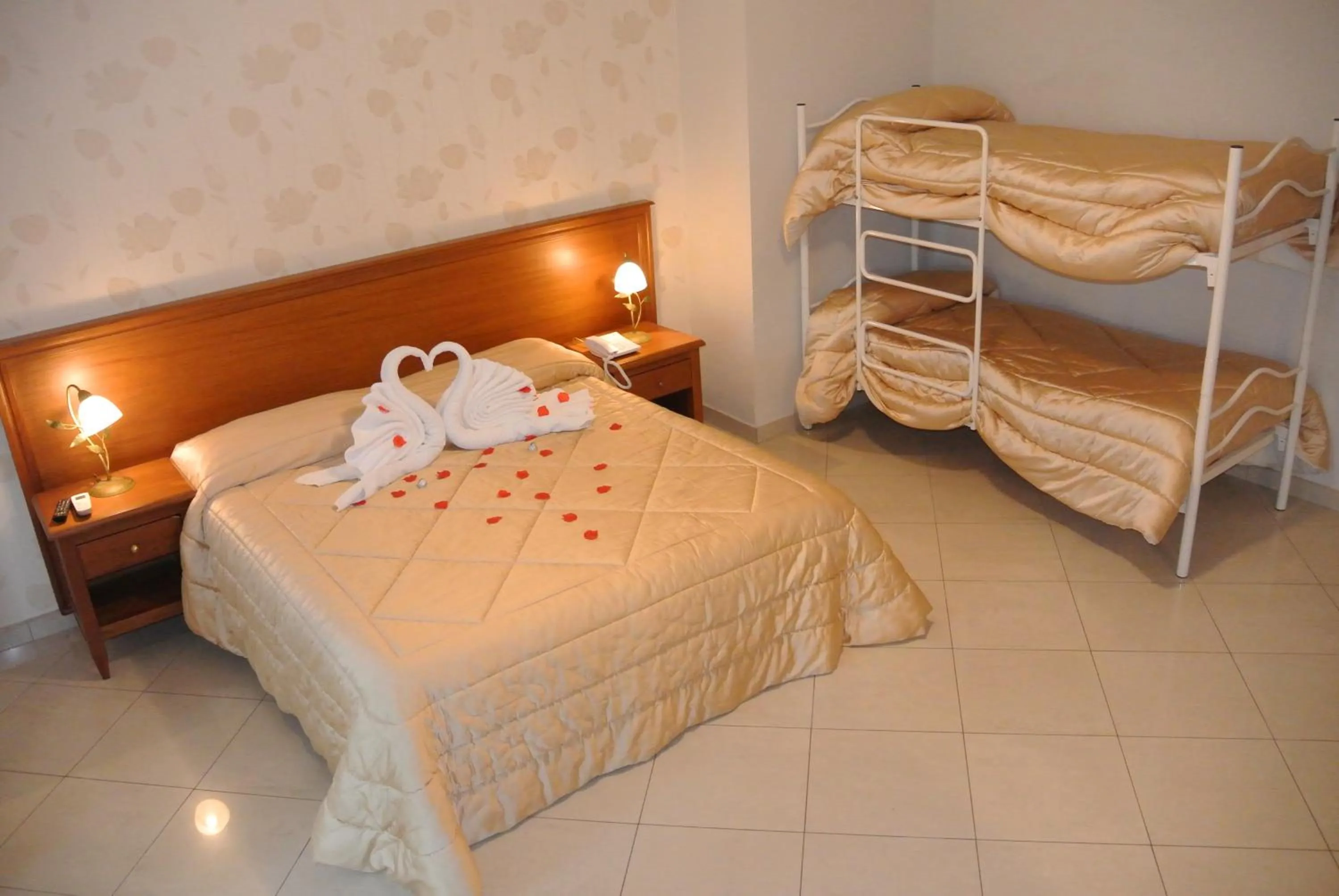 Quintuple Room with Garden View in Azienda Agrituristica Vivi Natura