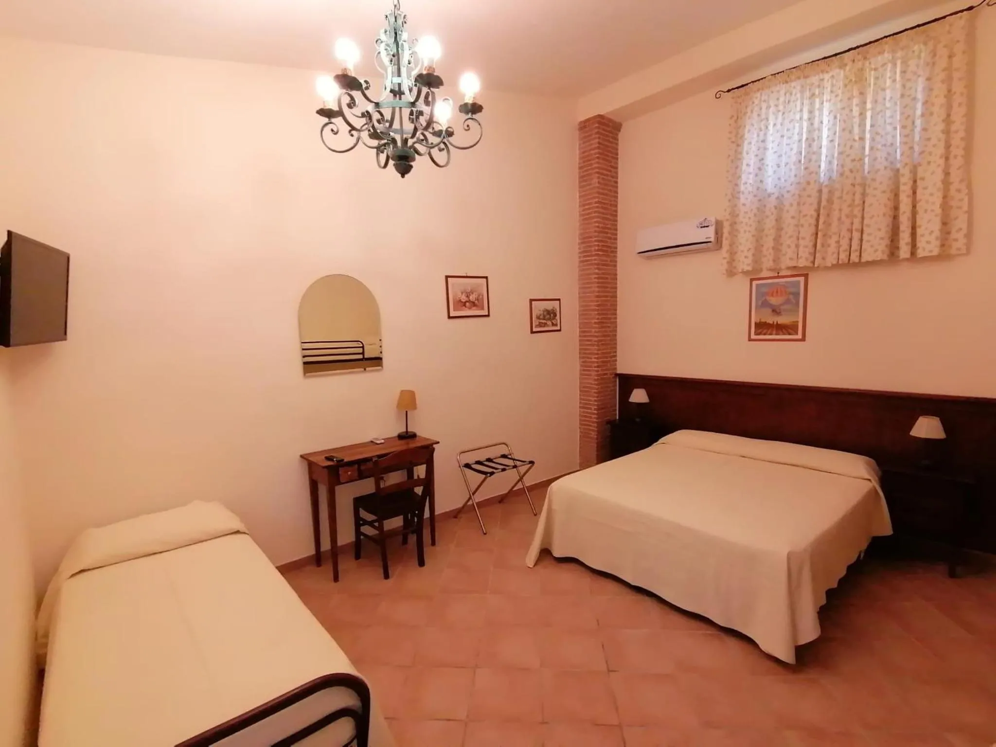 Quintuple Room with Garden View in Azienda Agrituristica Vivi Natura