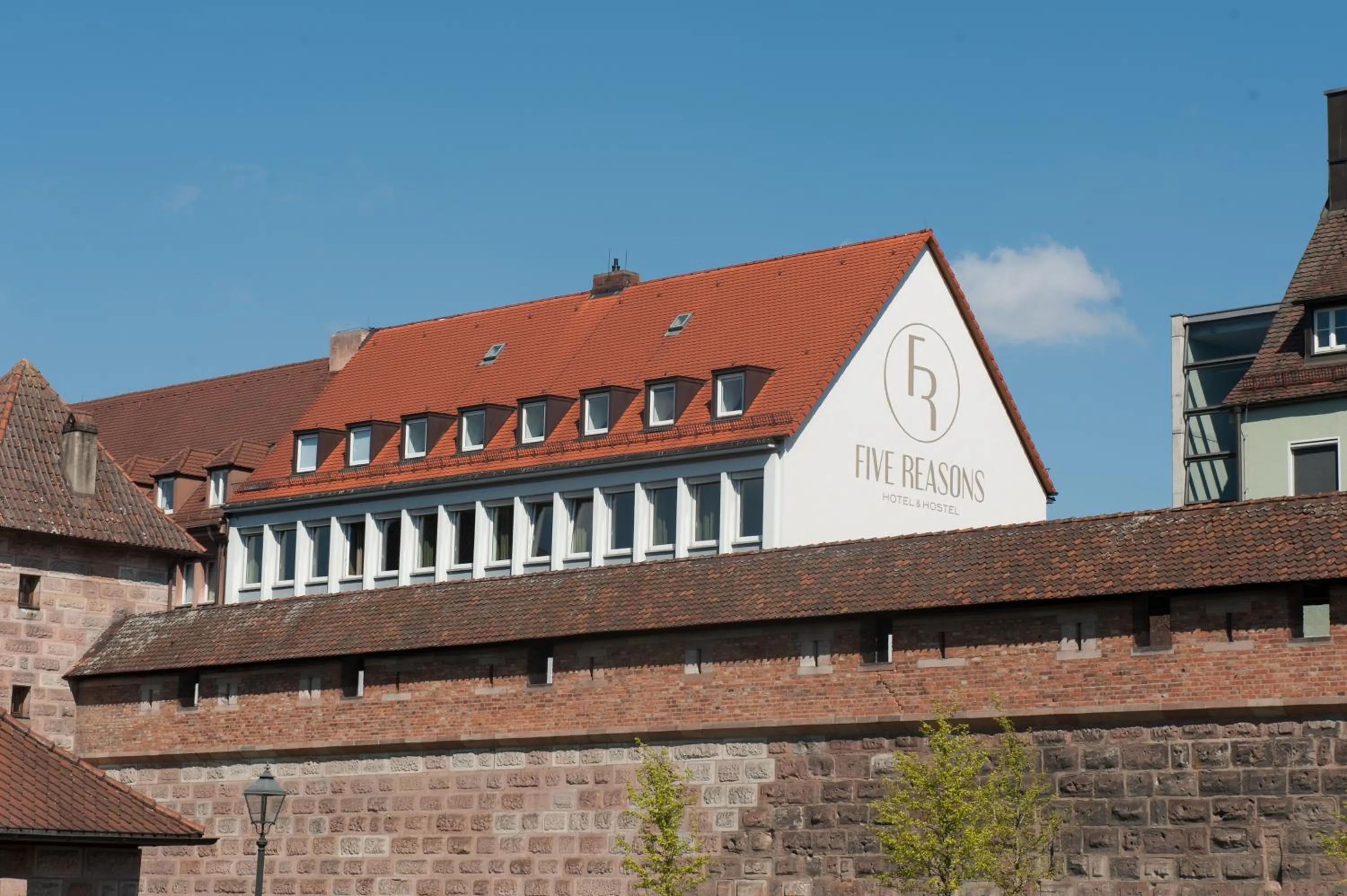 Facade/entrance in Five Reasons Hostel & Hotel