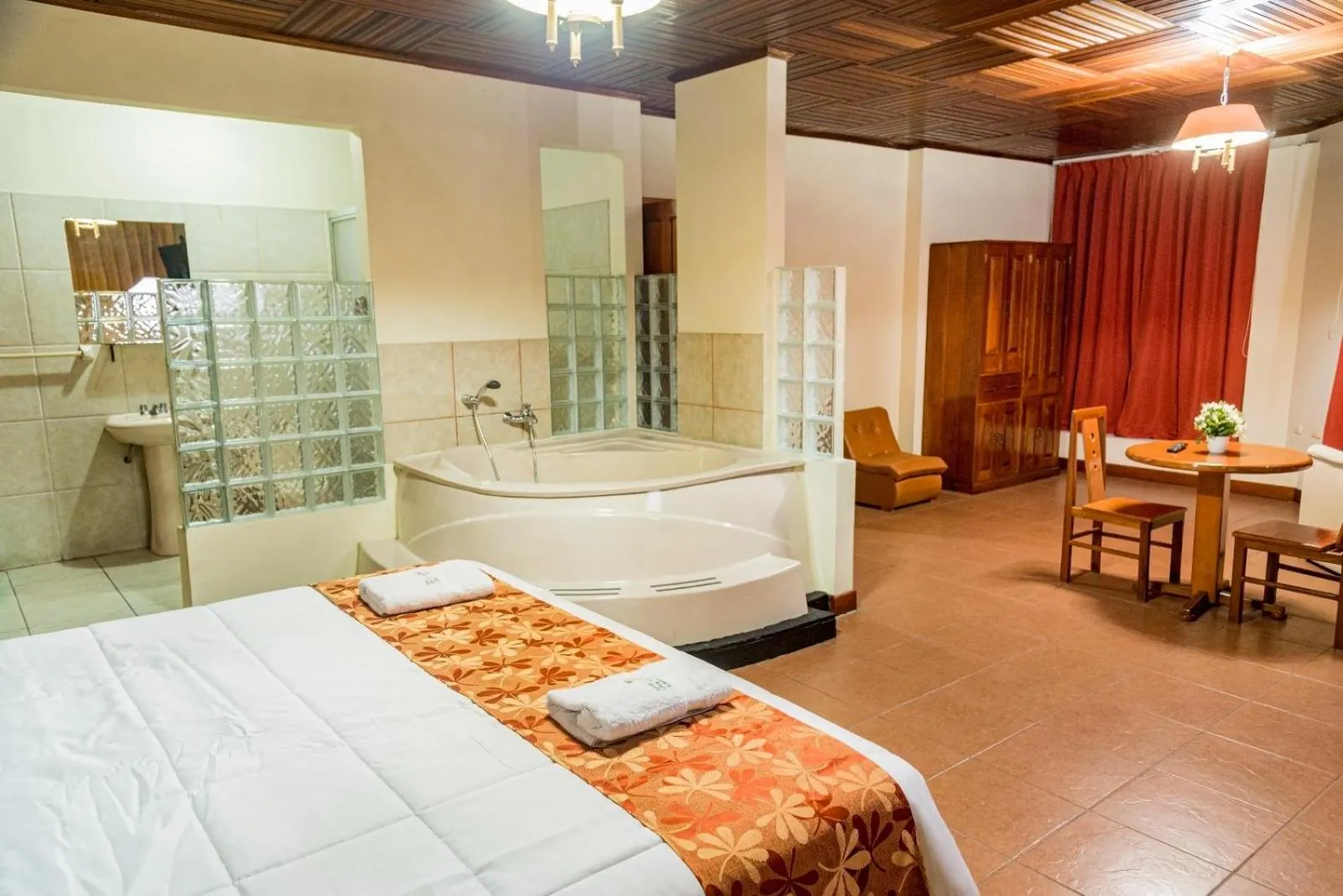 Bed in Hotel Oro Verde & Suites