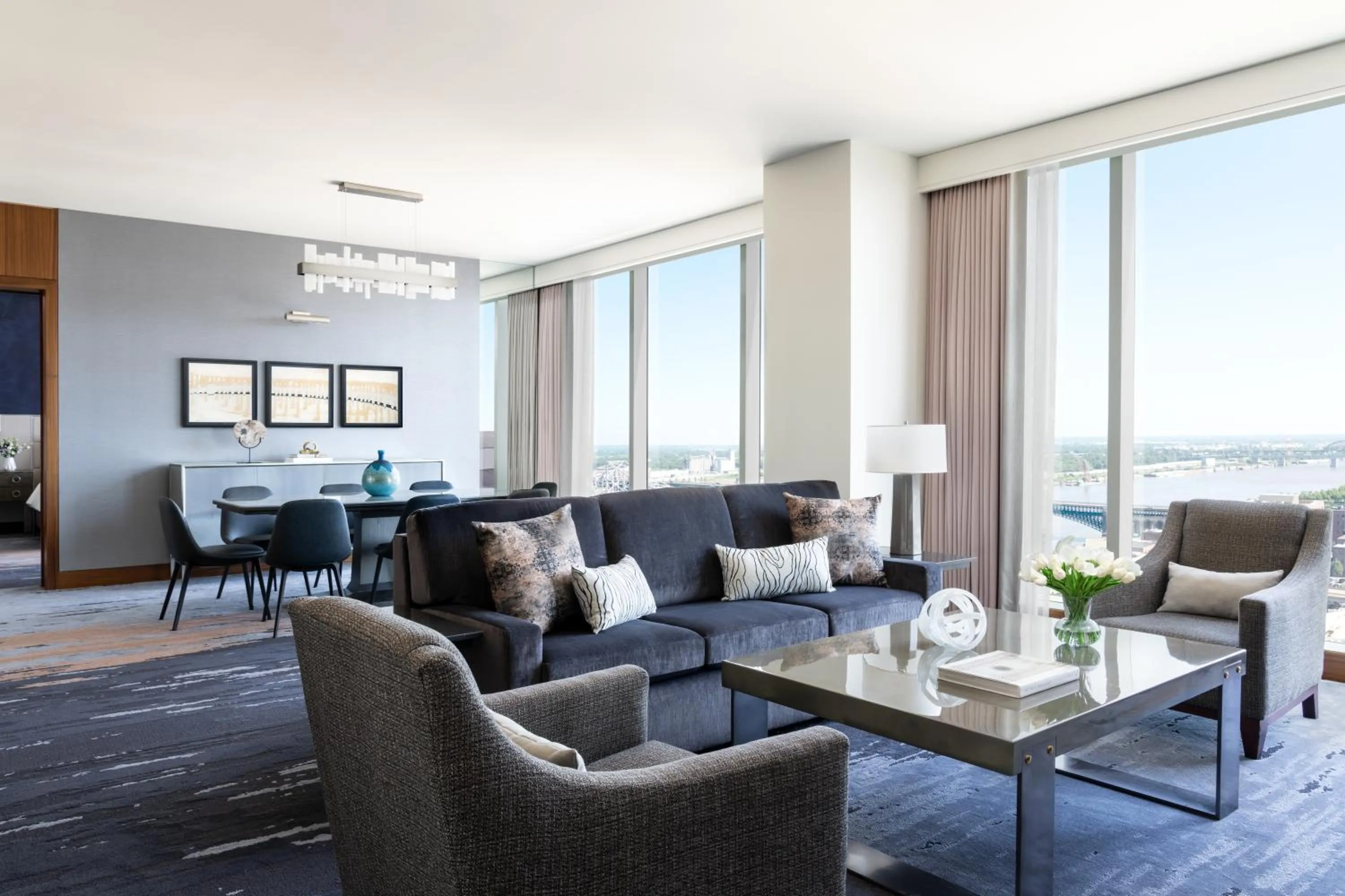 Living room in Four Seasons St. Louis