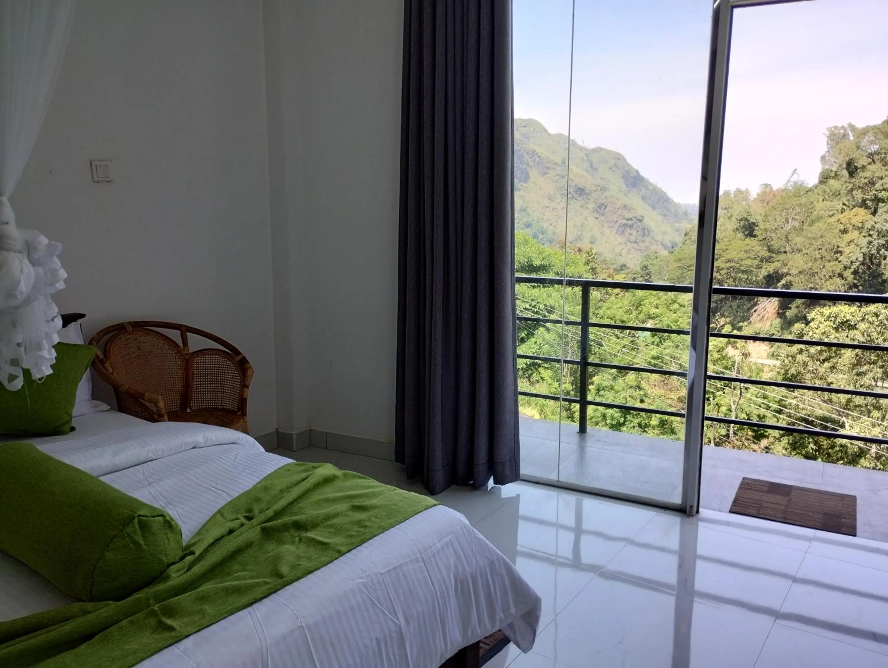 Bed in Ella Lucky Panoramic