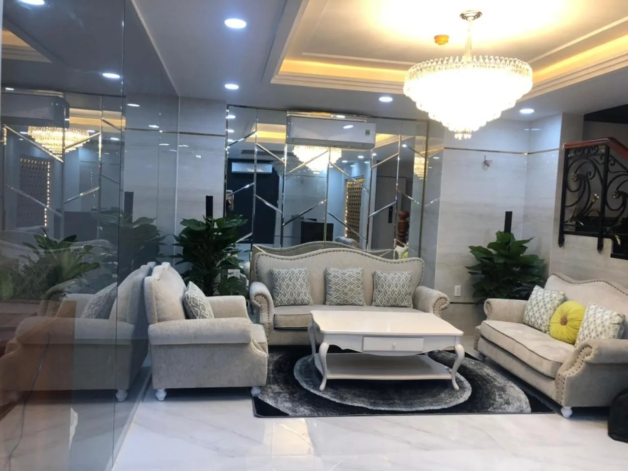 Communal lounge/ TV room in Doha 2 Hotel Saigon Airport