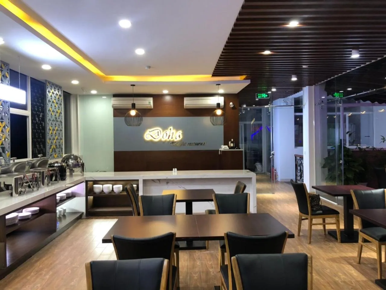 Restaurant/places to eat in Doha 2 Hotel Saigon Airport