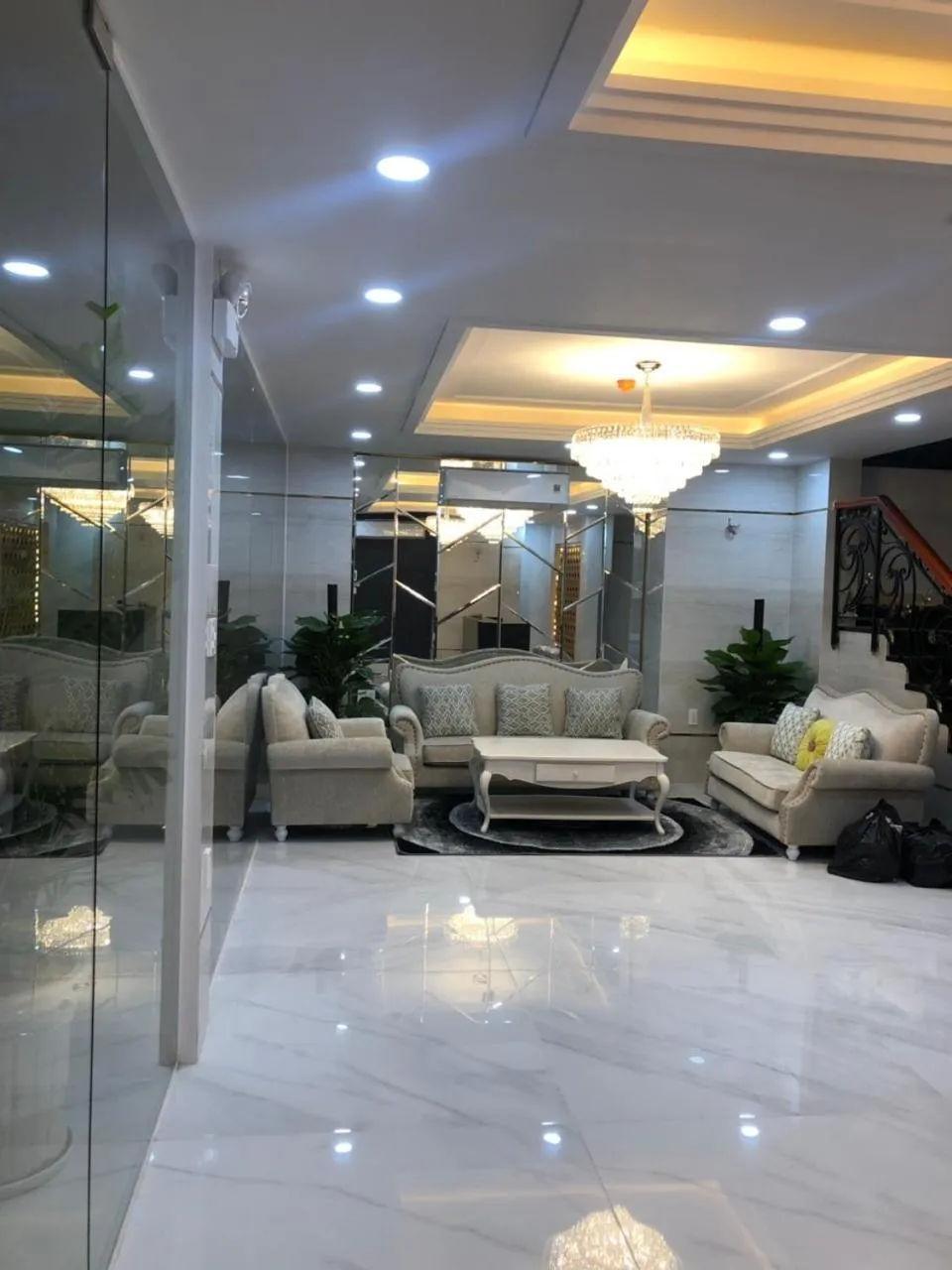 Communal lounge/ TV room in Doha 2 Hotel Saigon Airport