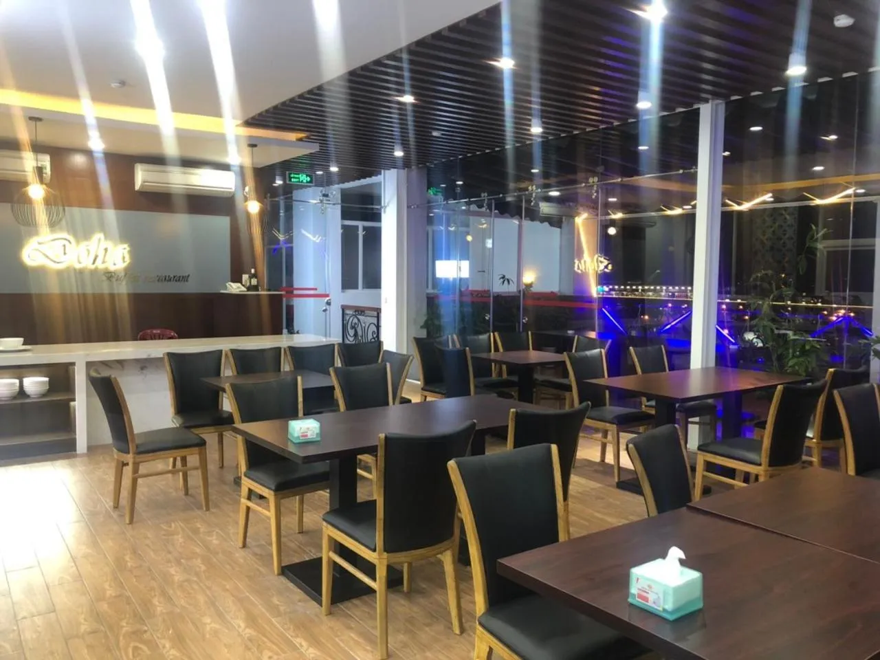 Restaurant/places to eat in Doha 2 Hotel Saigon Airport