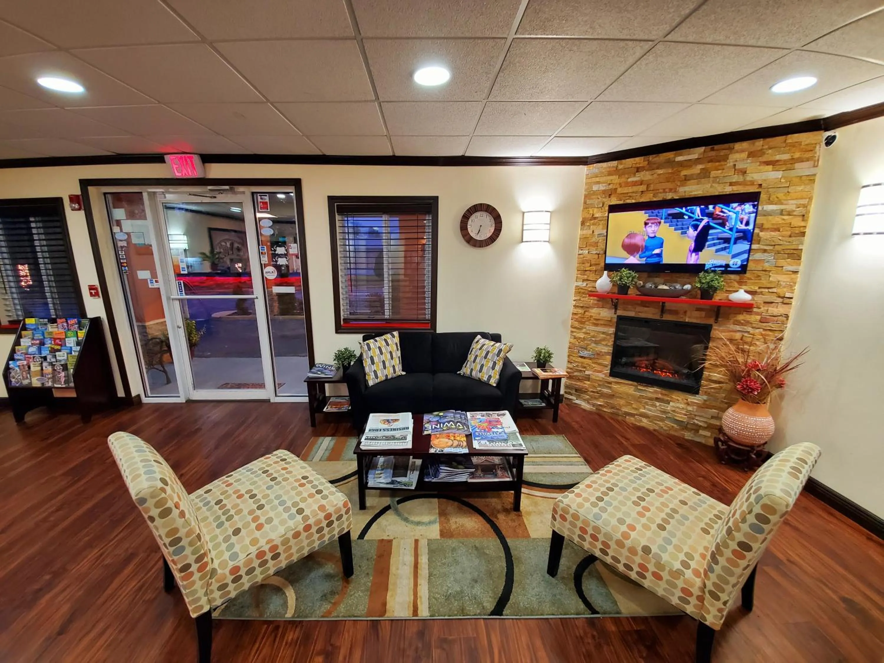 Lobby or reception, Seating Area in Super 8 by Wyndham Monticello