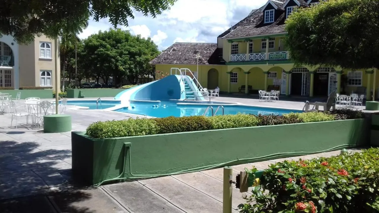 Swimming pool in SandCastles Holiday #C9