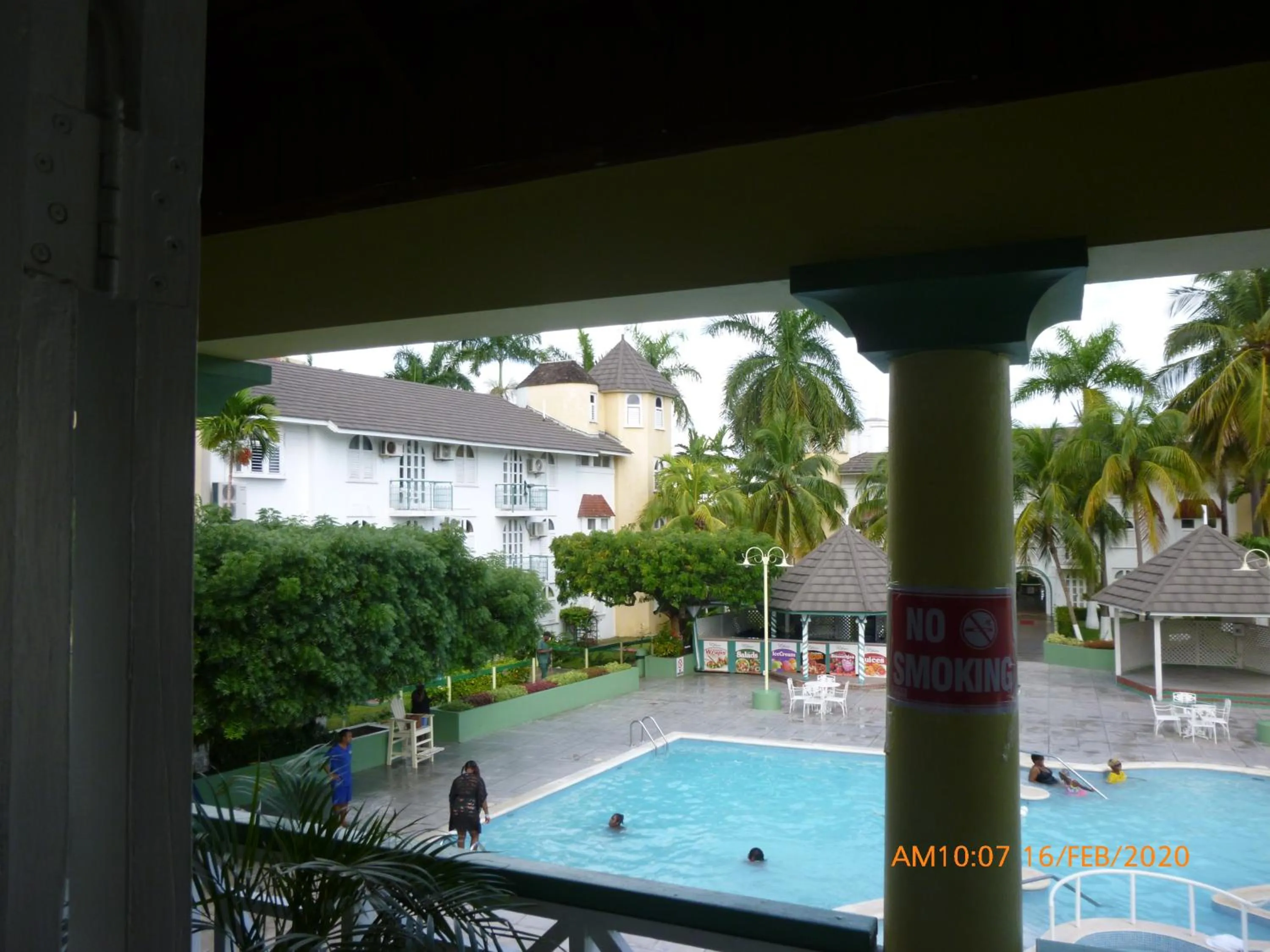 Swimming pool in SandCastles Holiday #C9