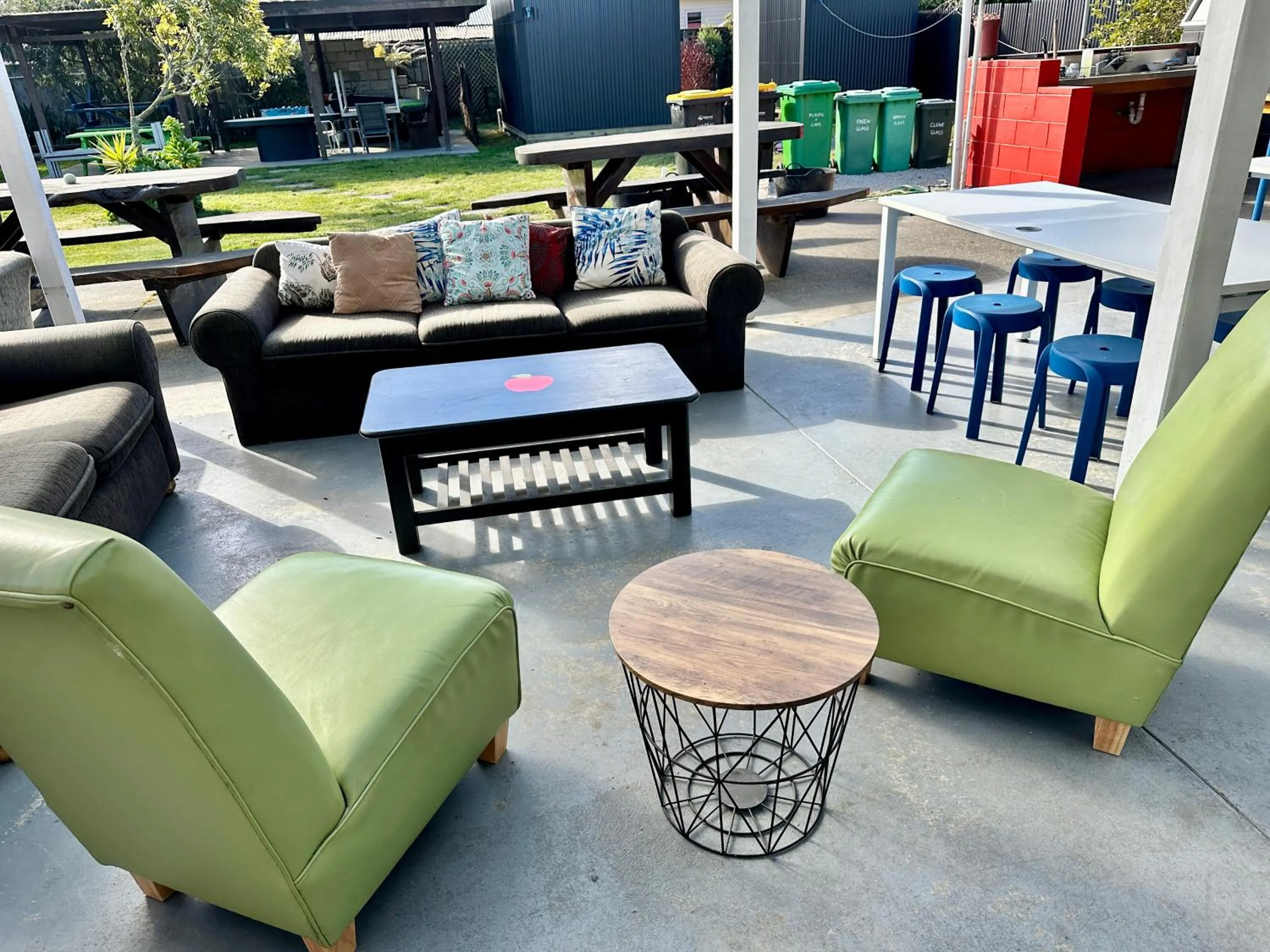 Happy Apple Backpackers