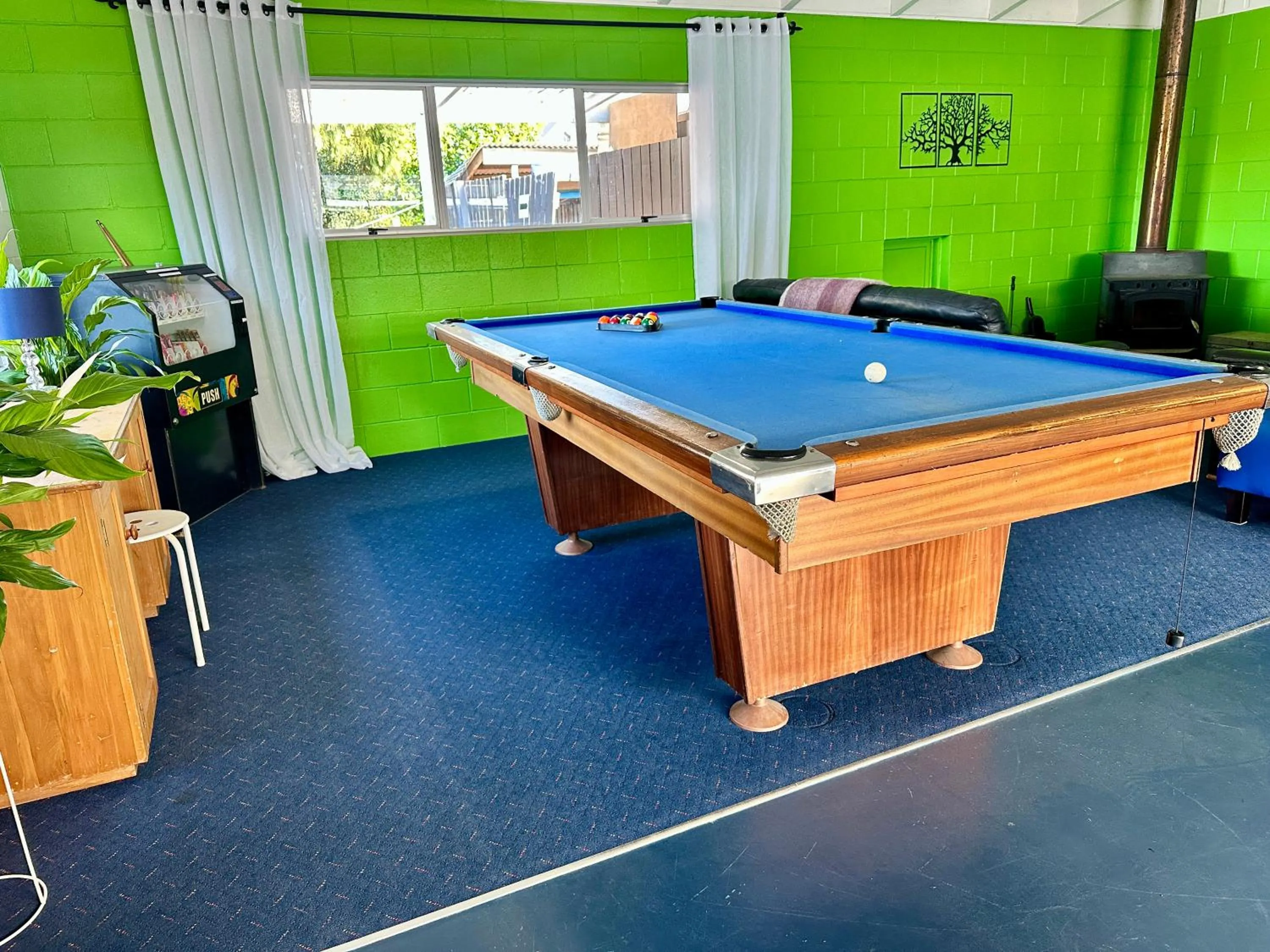 Happy Apple Backpackers