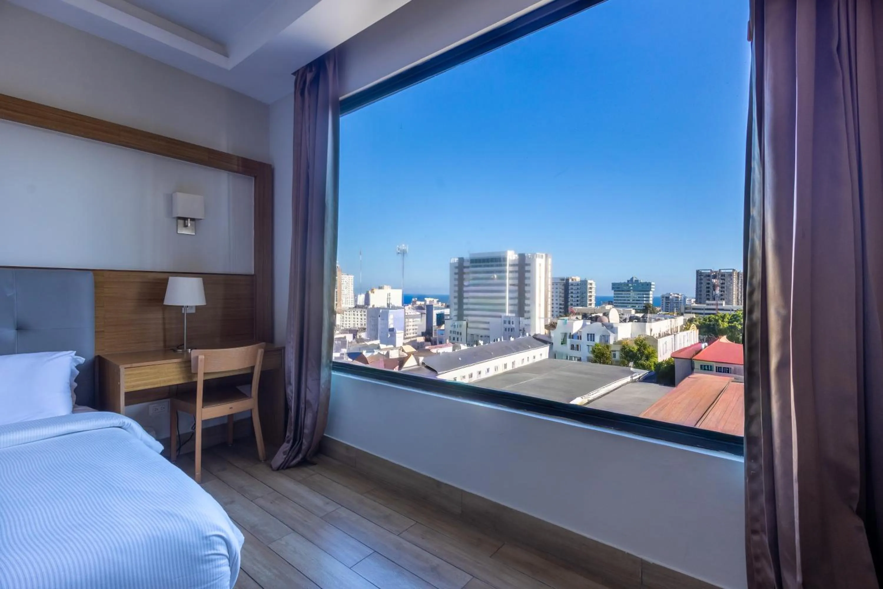 City view, Bed in Weston Suites Hotel
