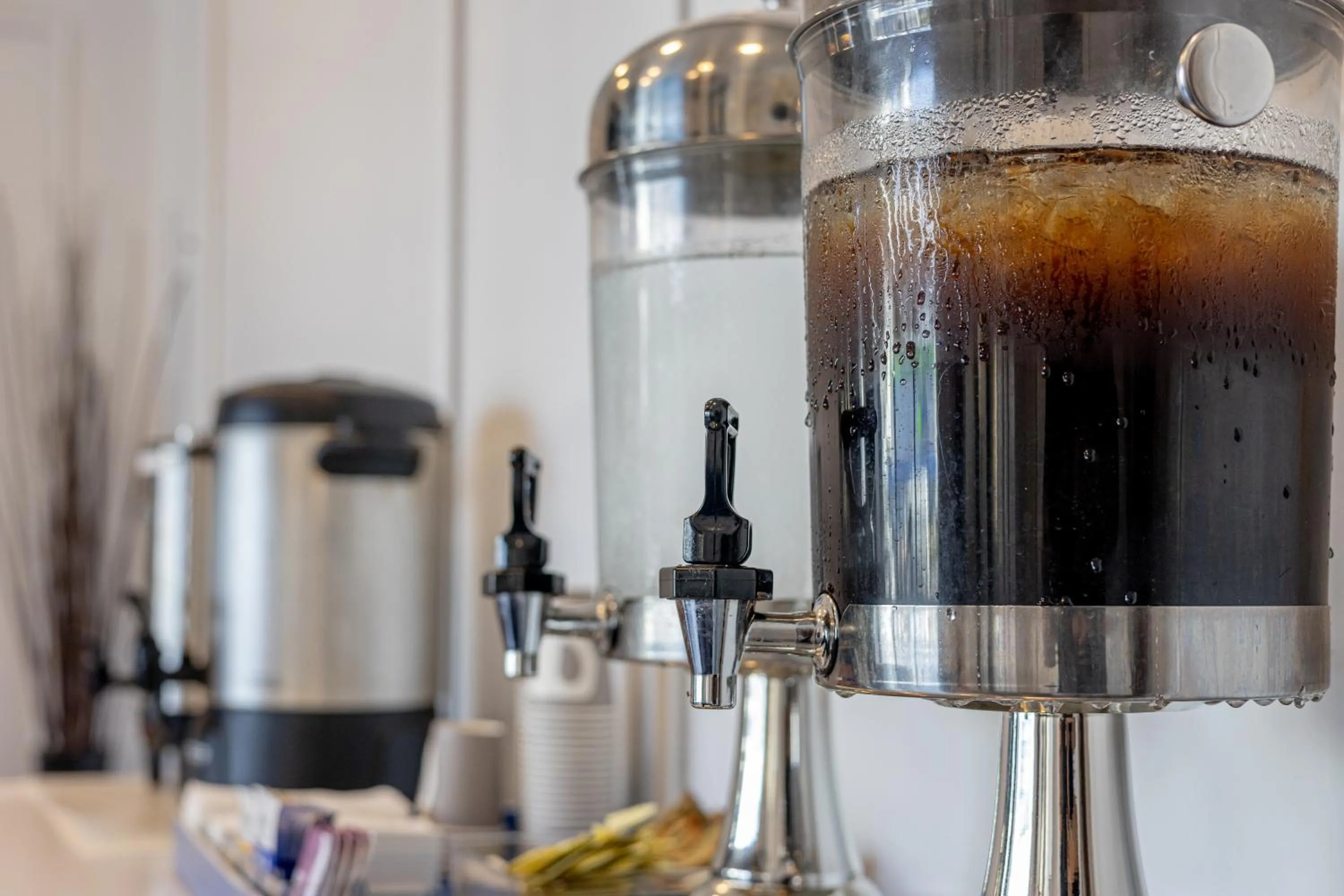 Coffee/tea facilities in Weston Suites Hotel