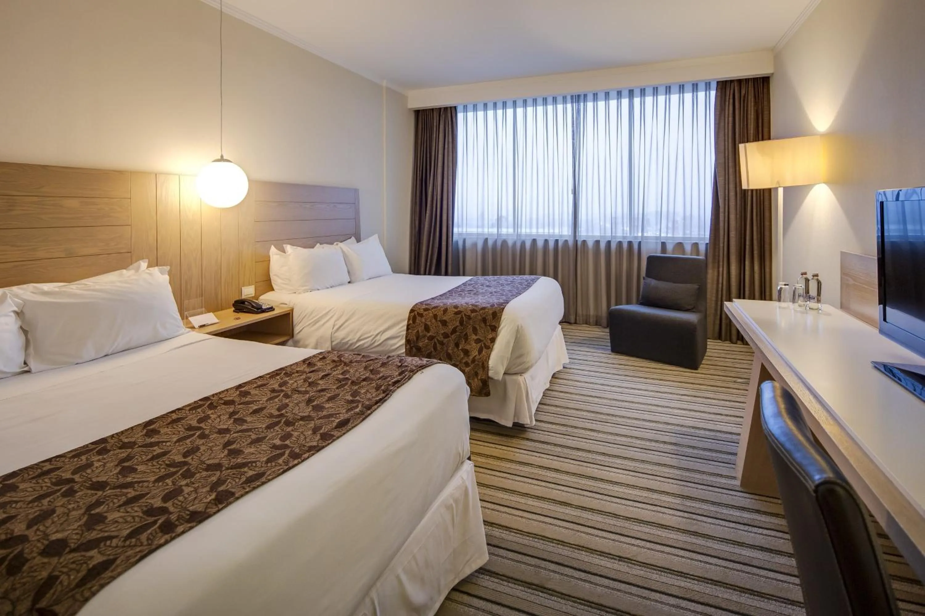 Bedroom, Bed in Wyndham Concepcion Pettra