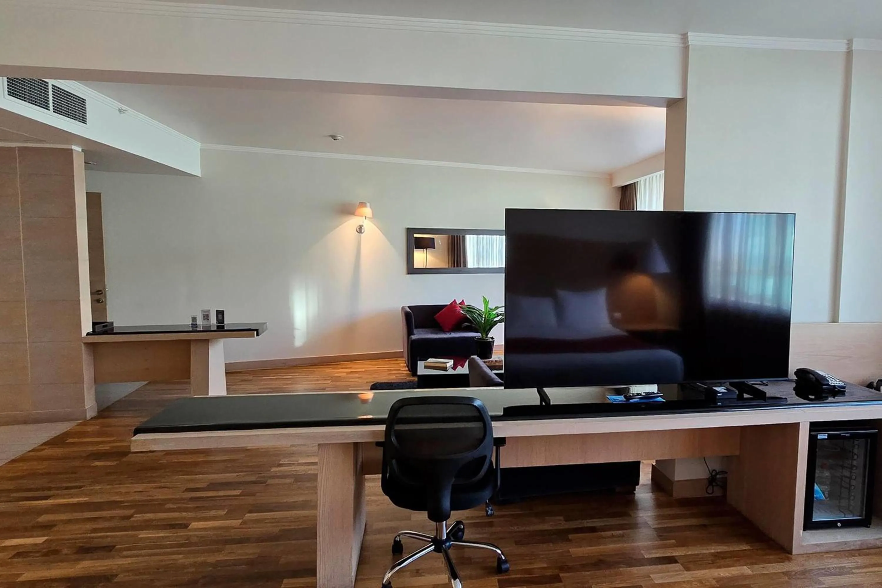 Photo of the whole room in Wyndham Concepcion Pettra