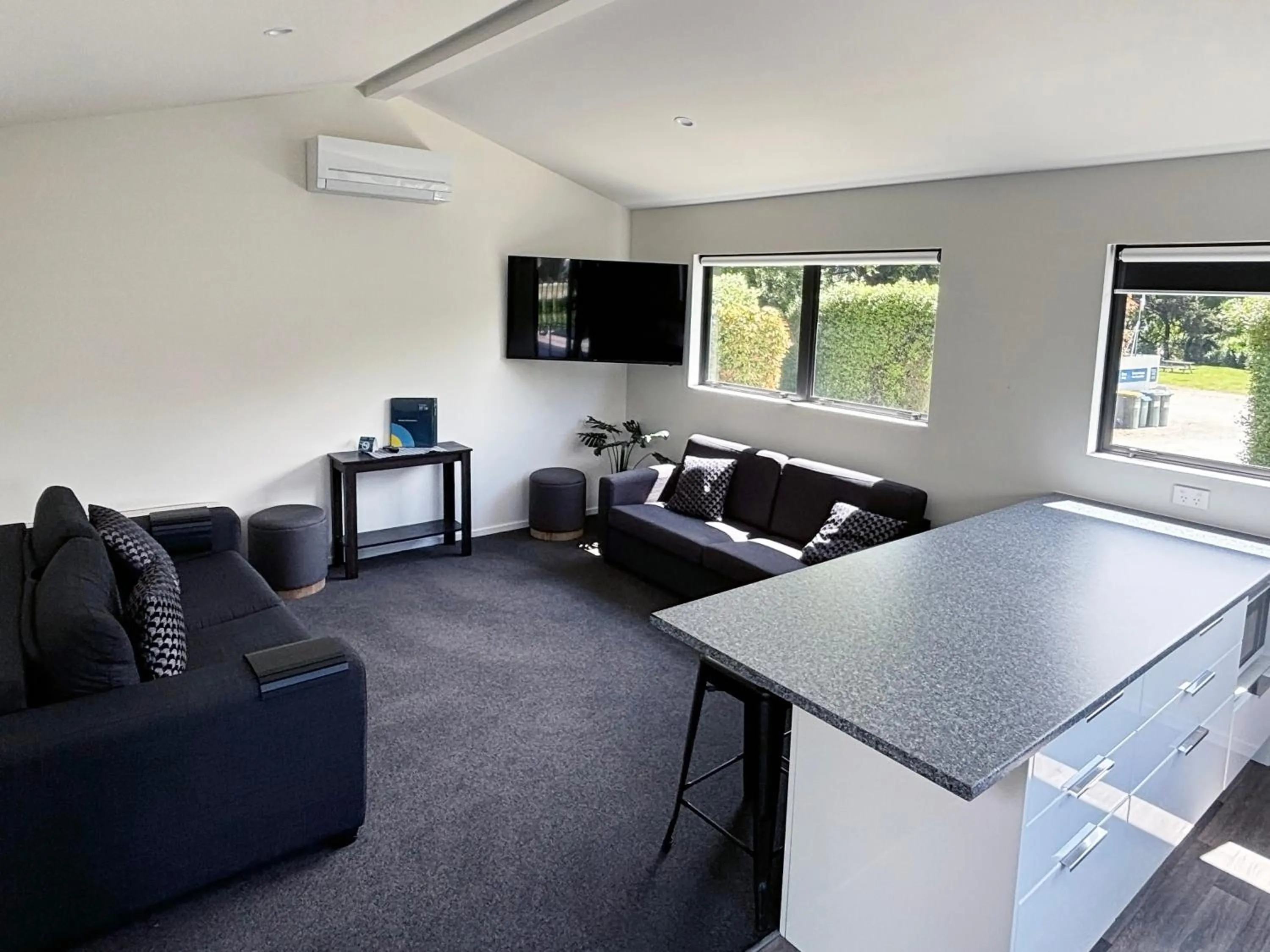 TV and multimedia in Kingston TOP 10 Holiday Park