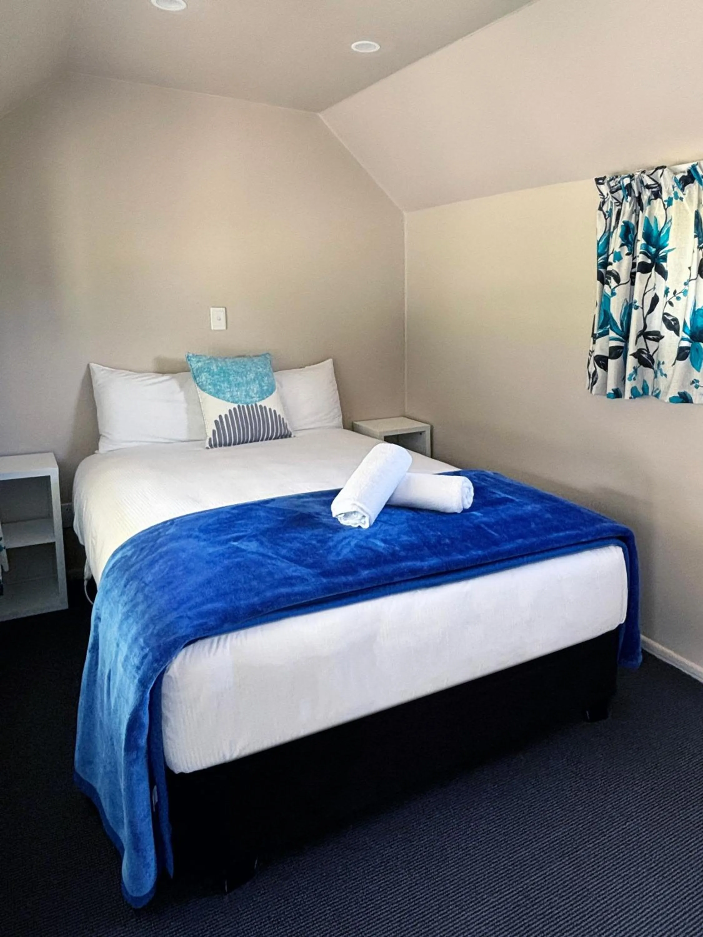Bedroom, Bed in Kingston TOP 10 Holiday Park
