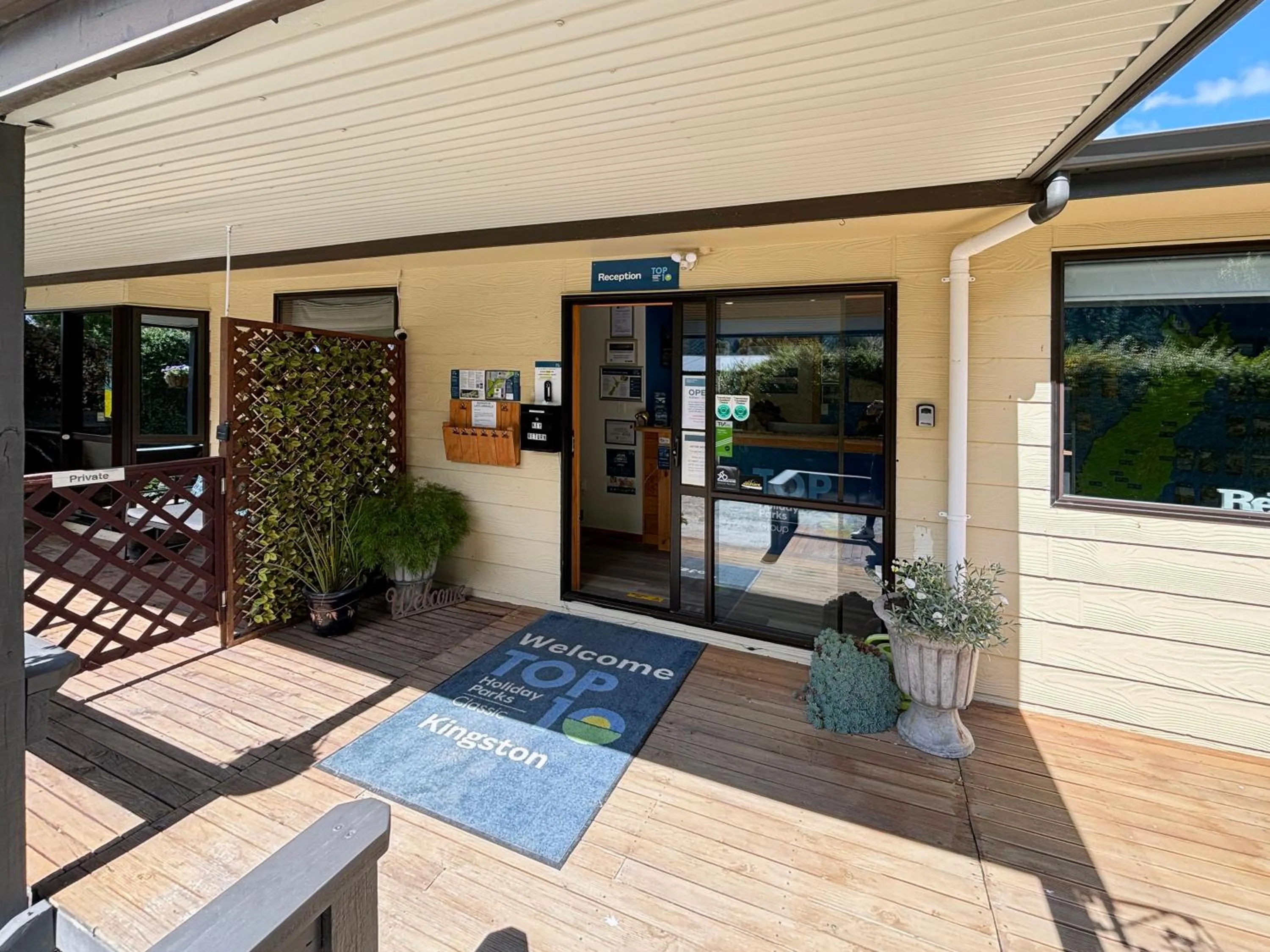 Lobby or reception in Kingston TOP 10 Holiday Park