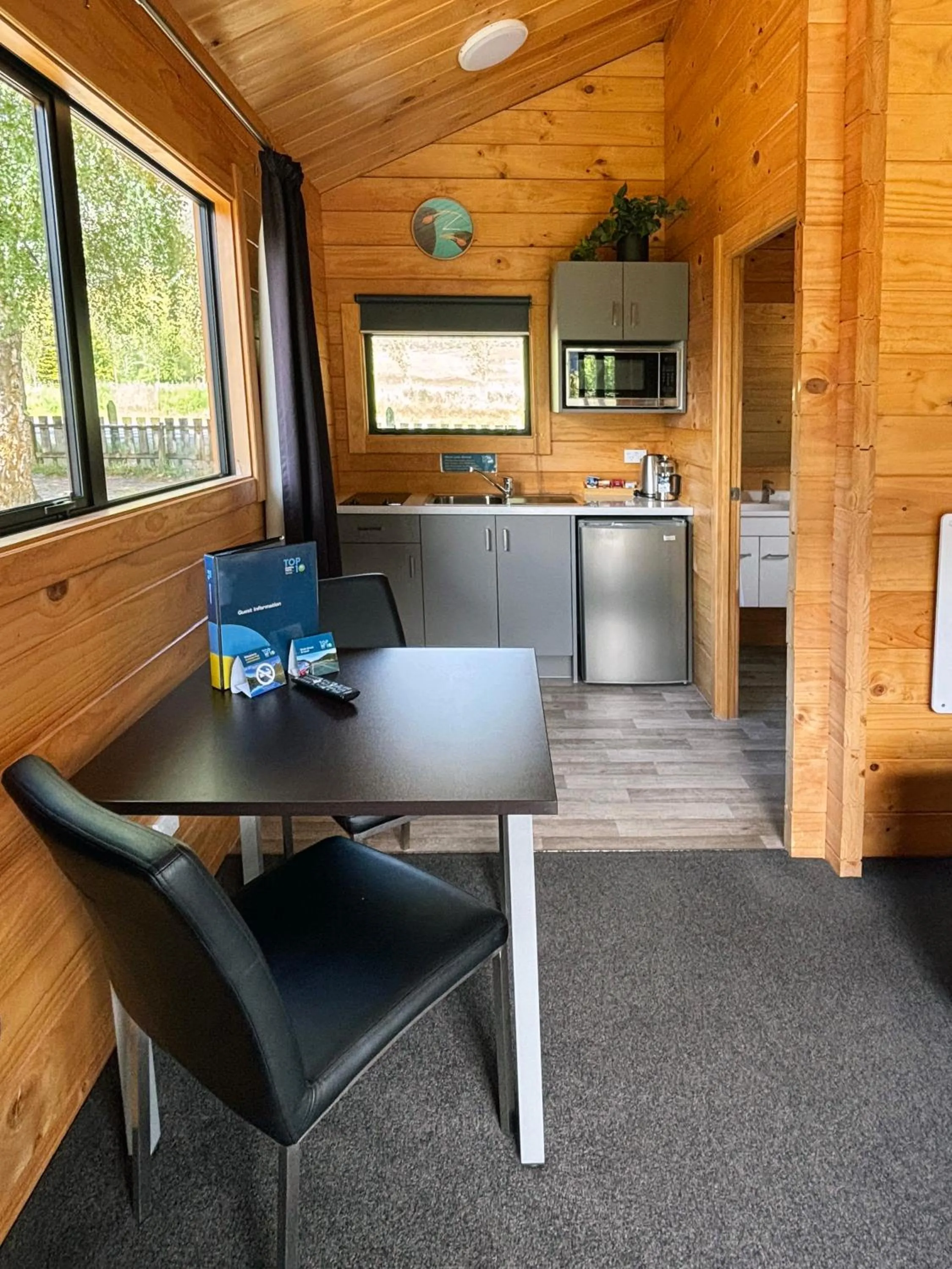 Kitchen or kitchenette in Kingston TOP 10 Holiday Park