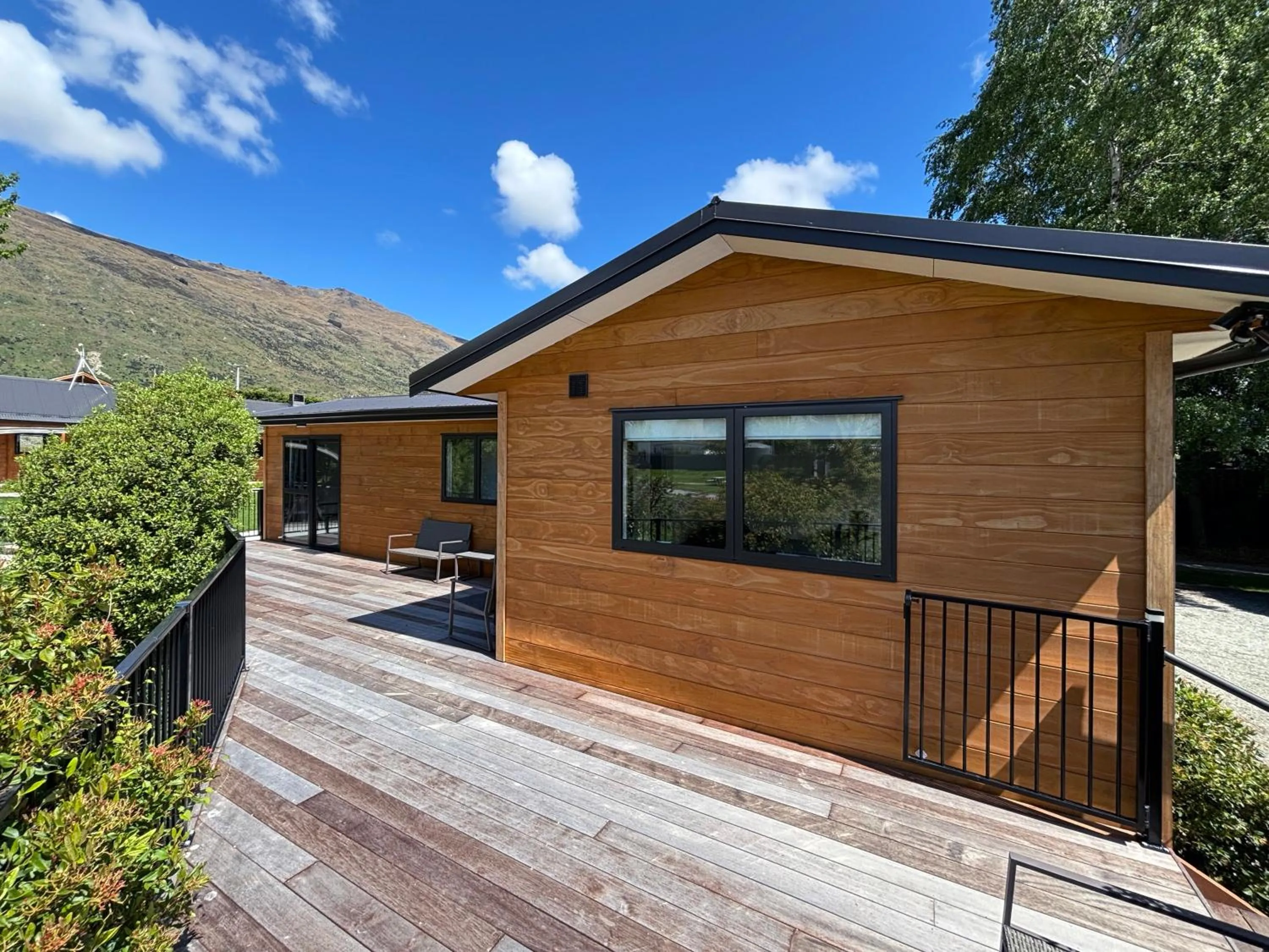 Property building in Kingston TOP 10 Holiday Park