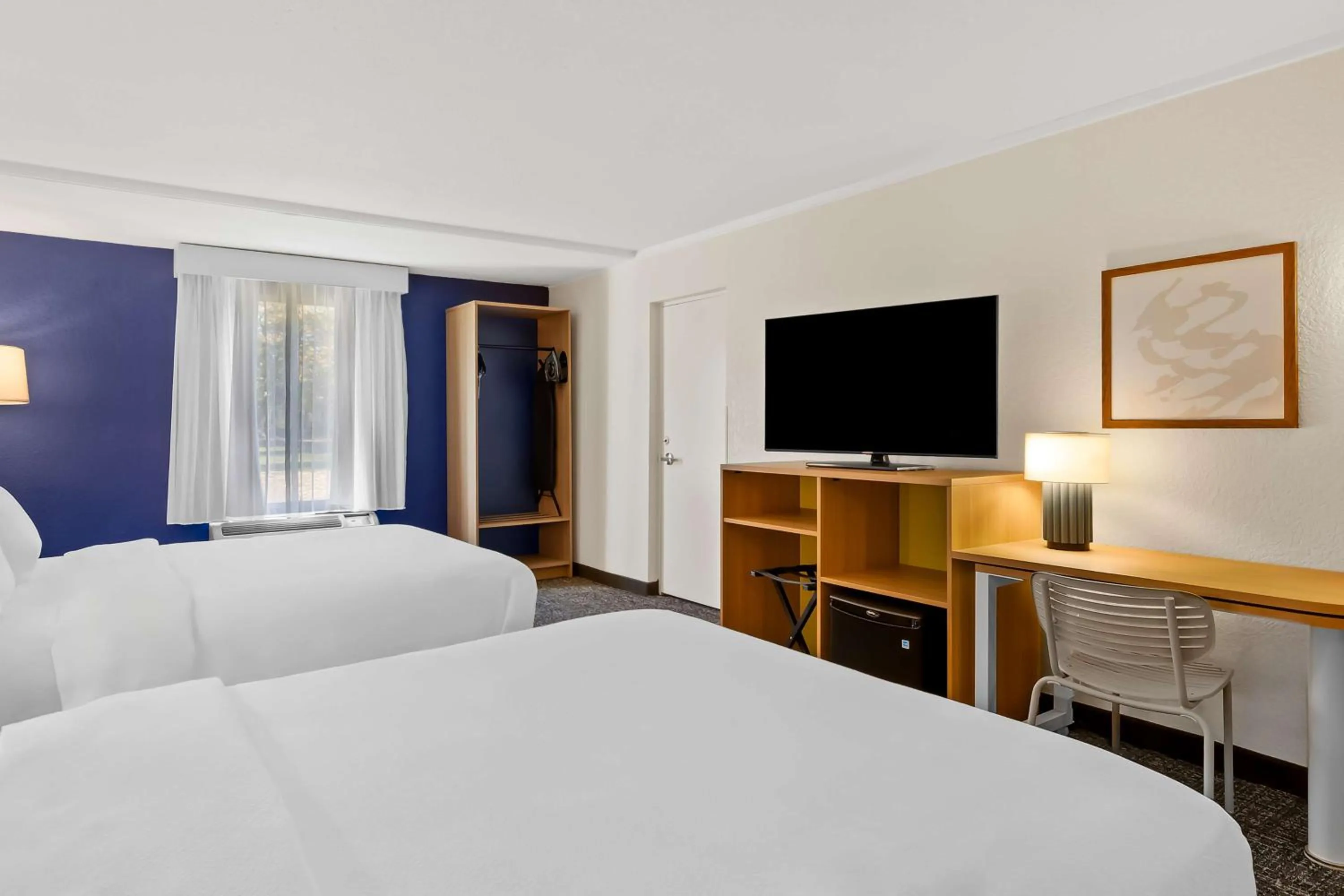 Bed in Super 8 by Wyndham Daleville/Roanoke