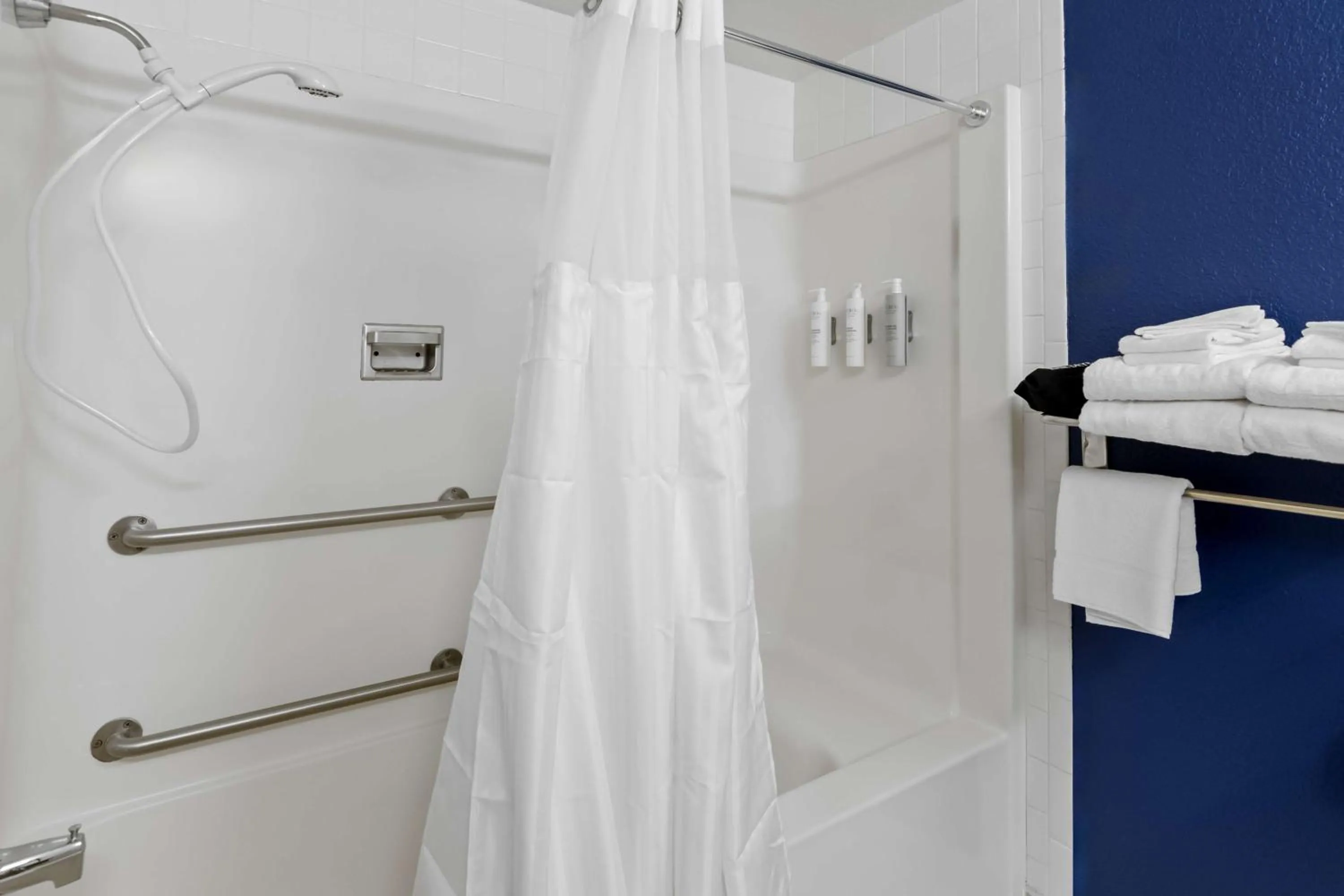 Bathroom, Bed in Super 8 by Wyndham Daleville/Roanoke