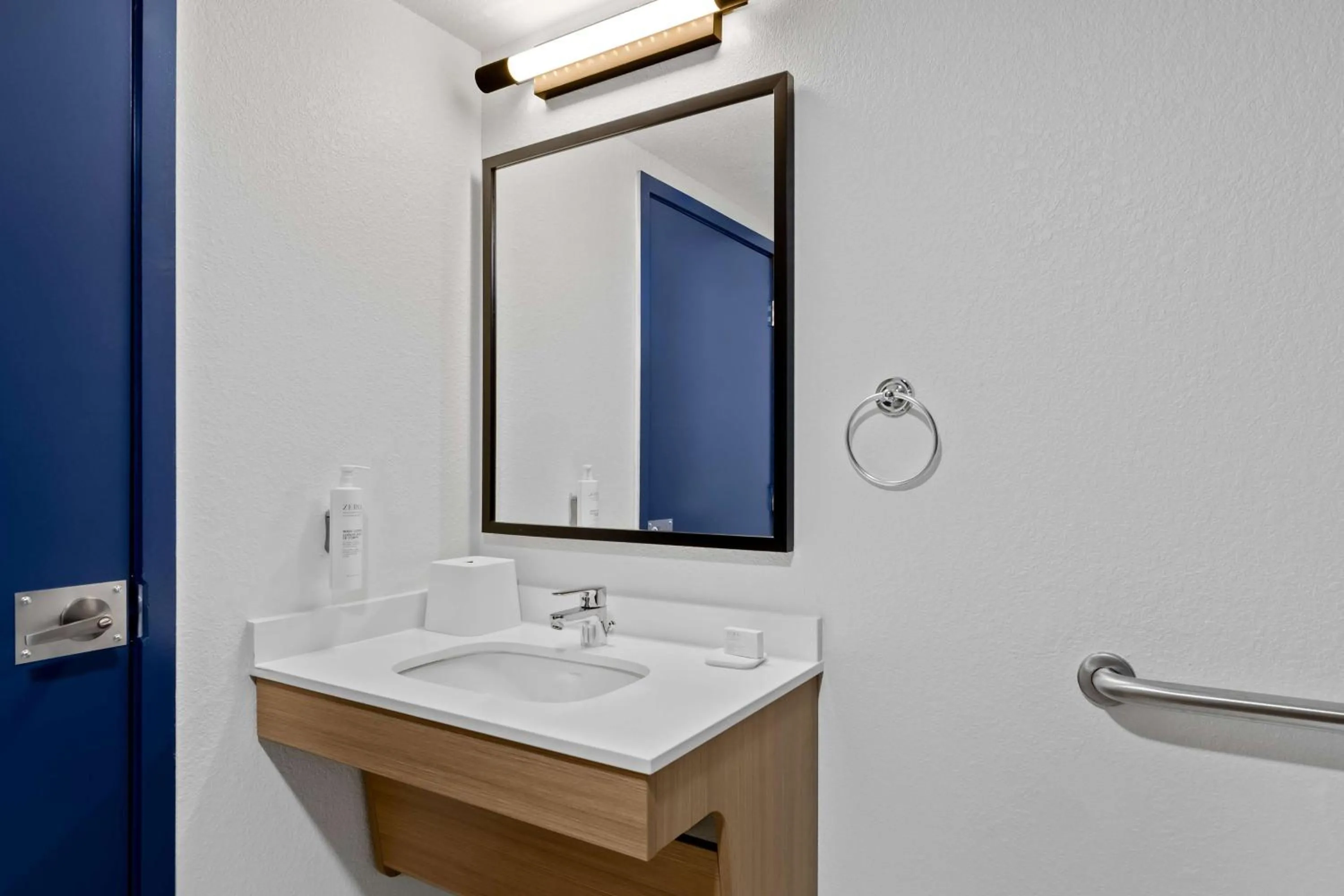 Bathroom in Super 8 by Wyndham Daleville/Roanoke