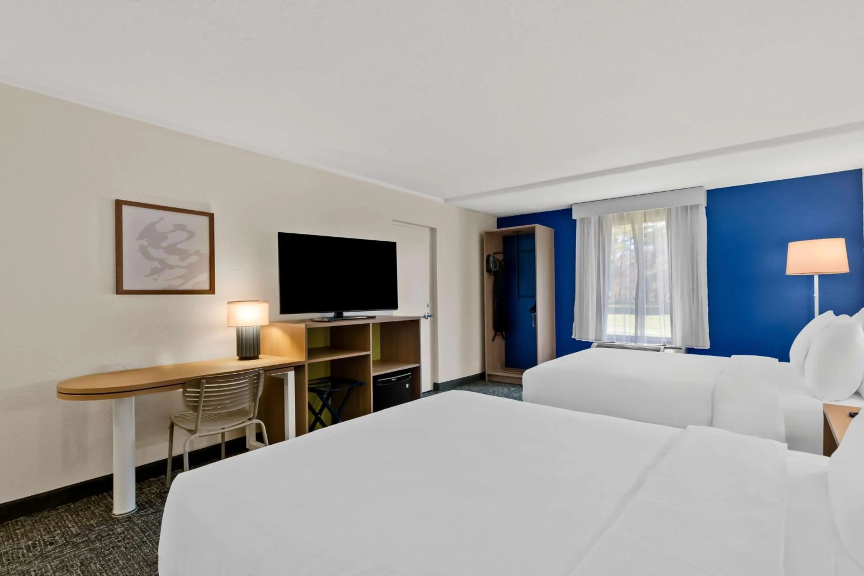 Bed in Super 8 by Wyndham Daleville/Roanoke