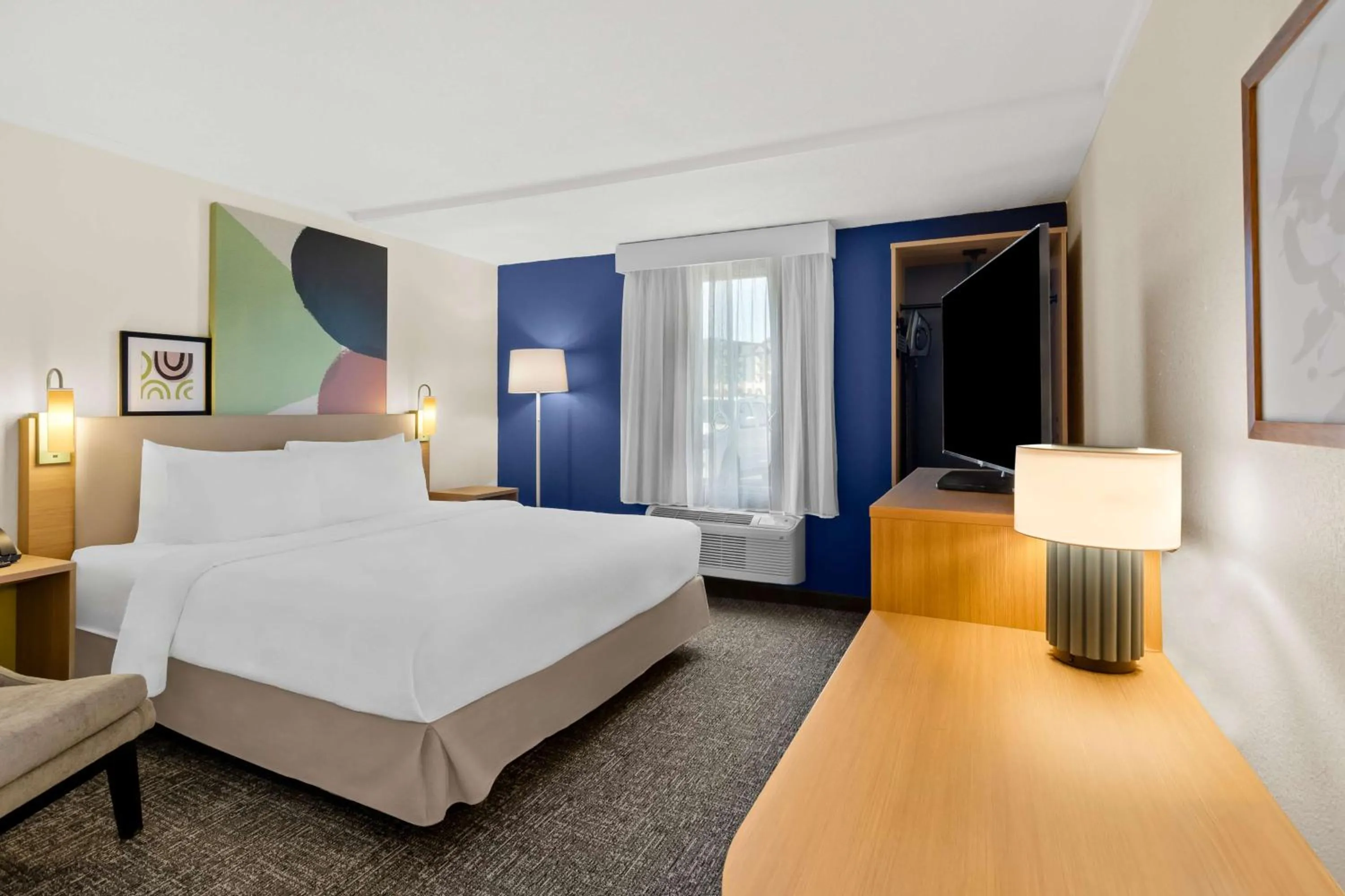 Bed in Super 8 by Wyndham Daleville/Roanoke