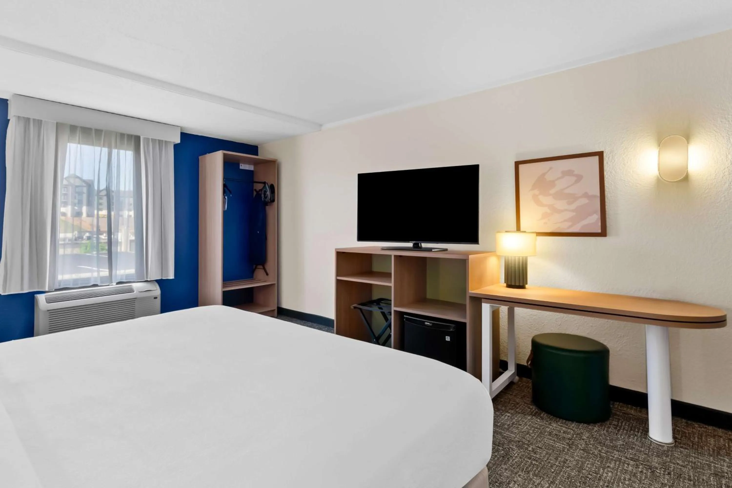 Bed in Super 8 by Wyndham Daleville/Roanoke