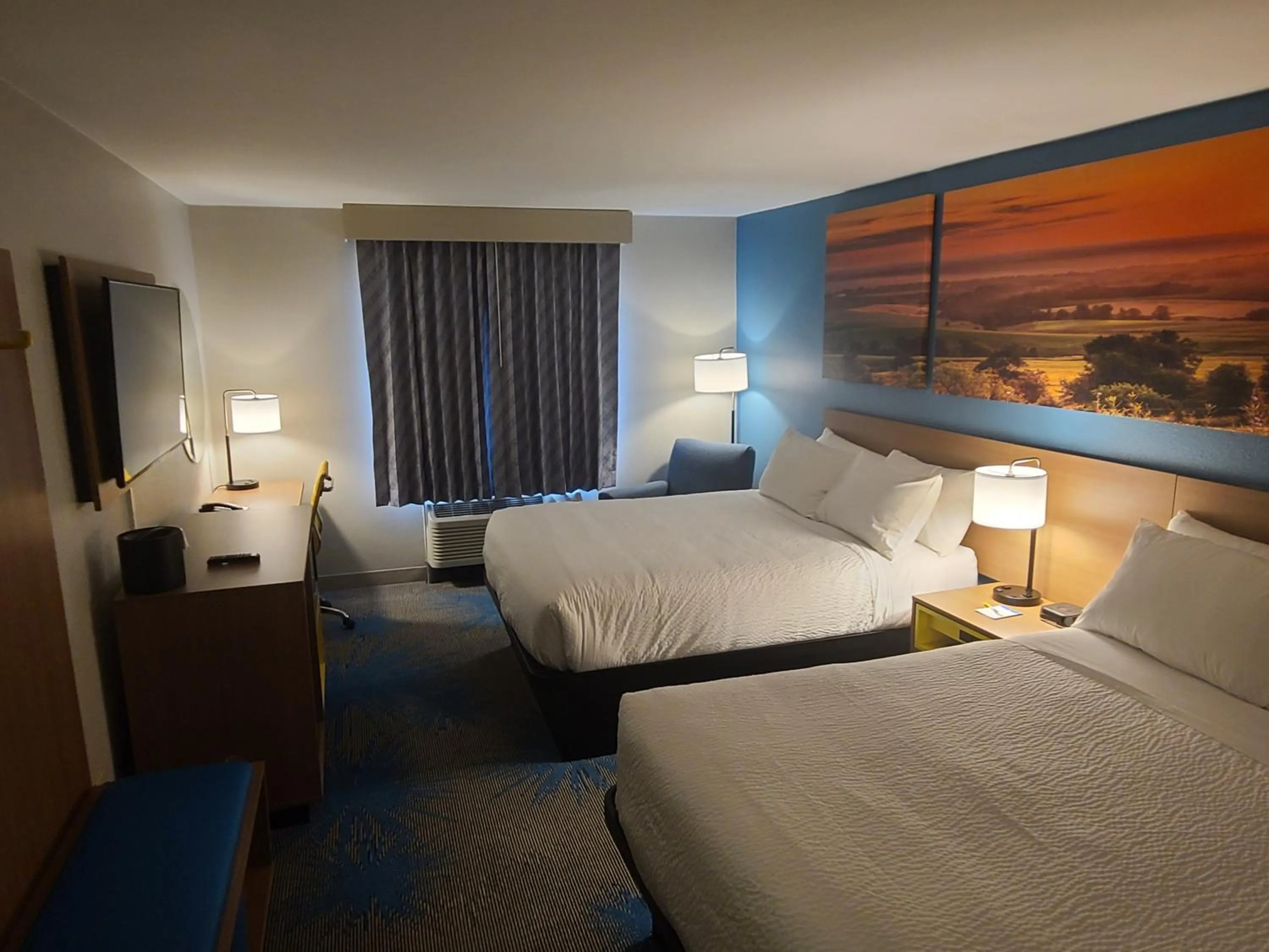 Bed in Days Inn by Wyndham Johnson Creek