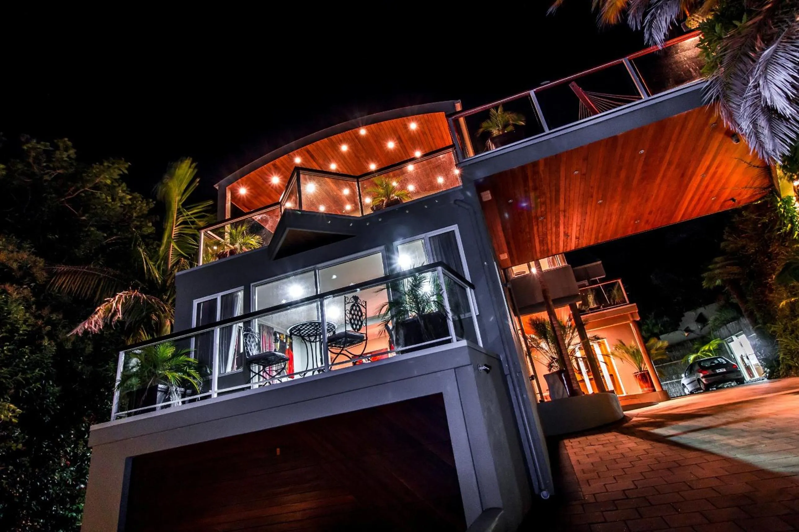 Facade/entrance in Sanctuary Palms