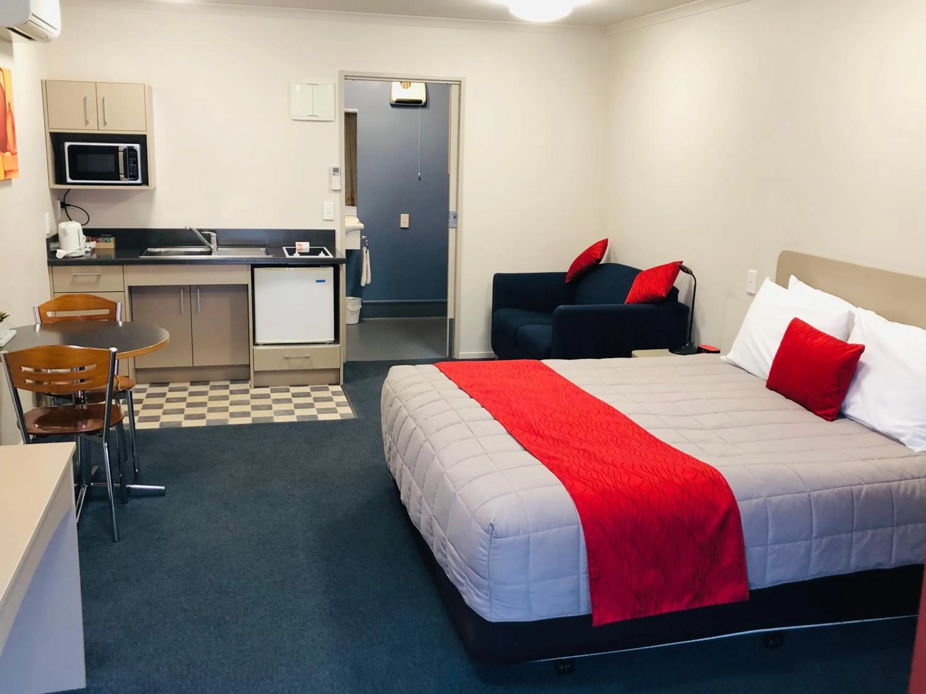 King Studio in ASURE Scenic Route Motor Lodge