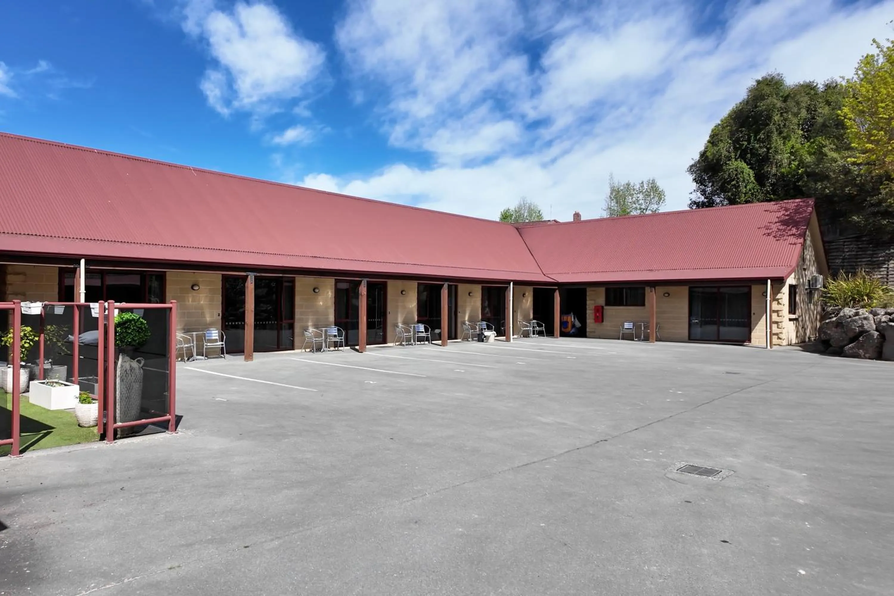 Property building in ASURE Scenic Route Motor Lodge