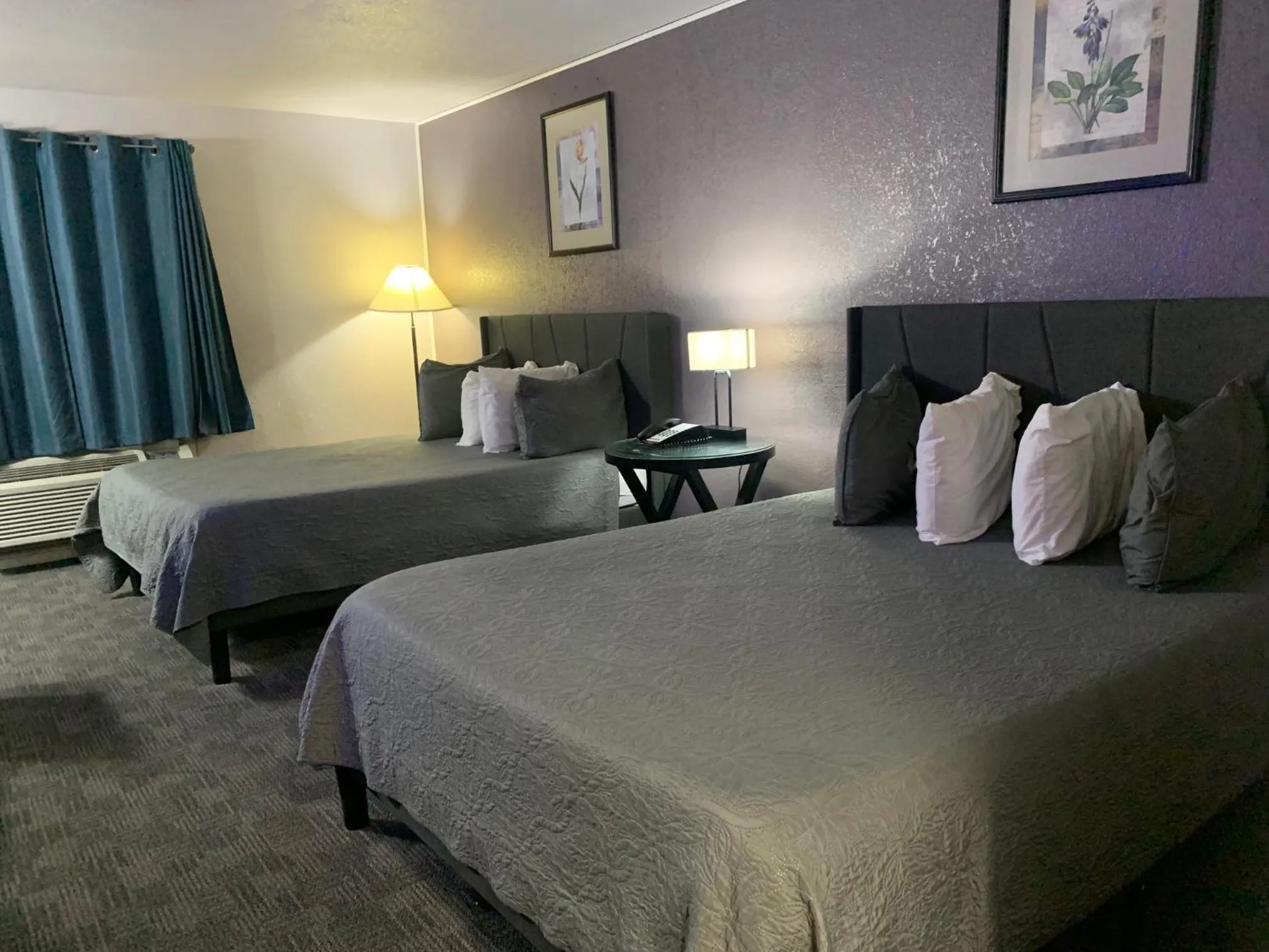 Bedroom, Bed in R Nite Star Inn and Suites -Home of the Cowboys & Rangers