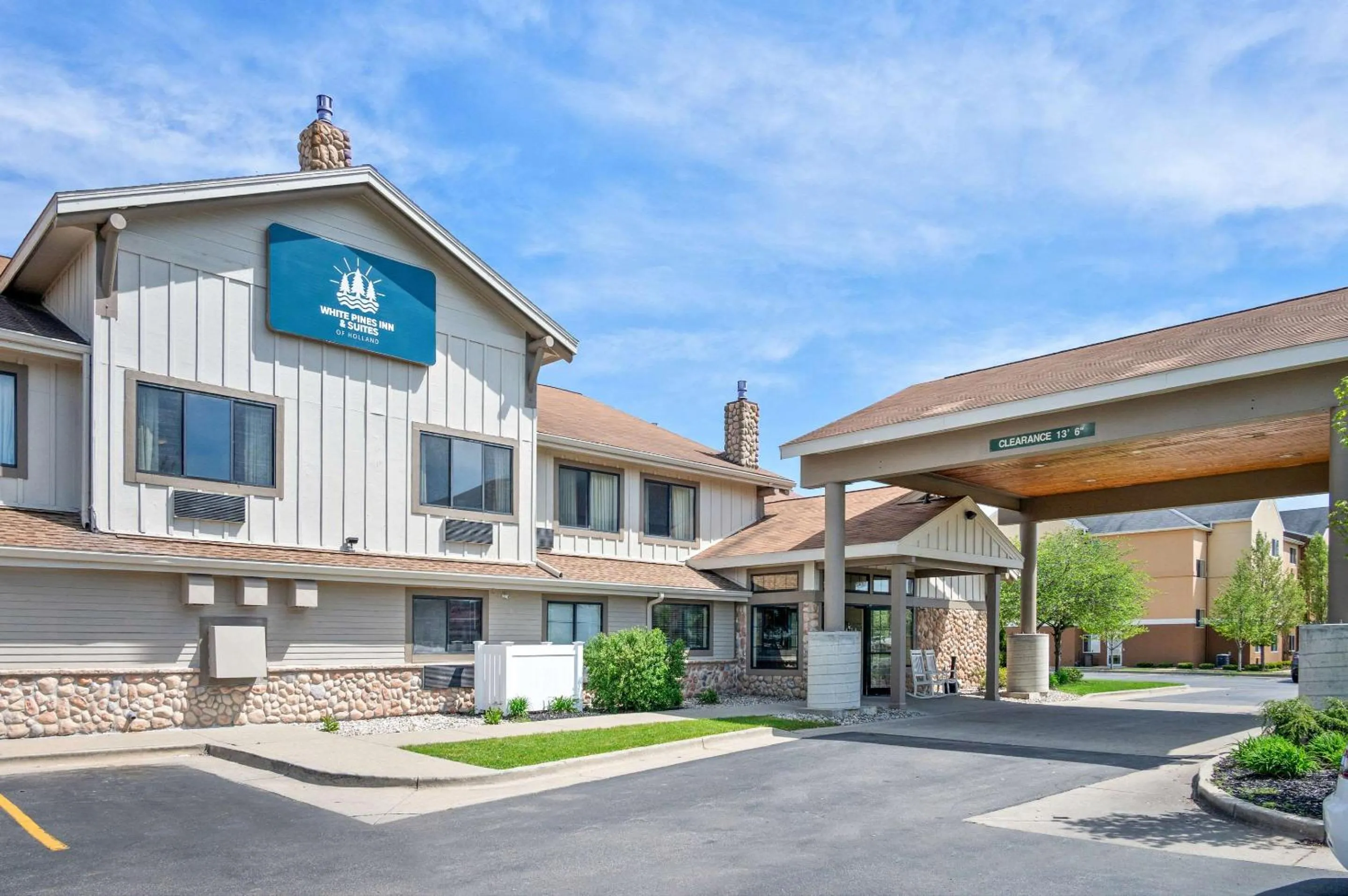 Property building in White Pine Inn & Suites