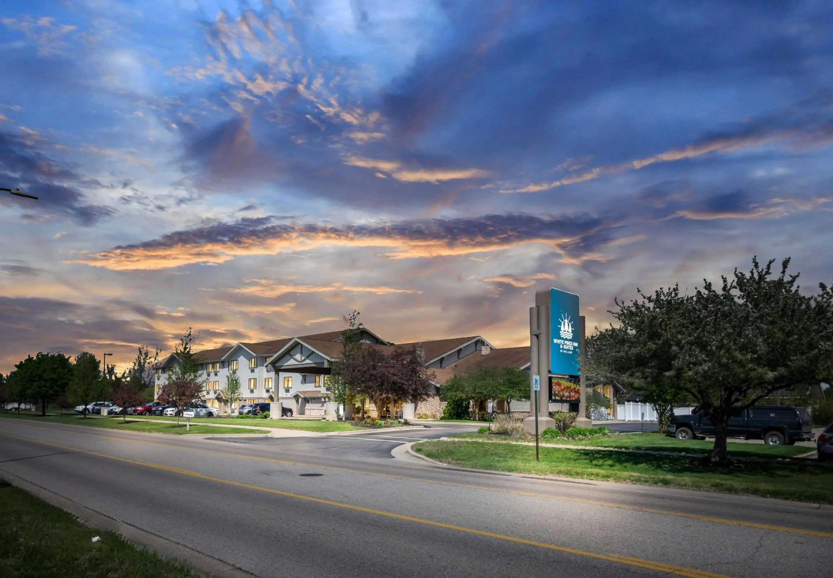 Property building in White Pine Inn & Suites