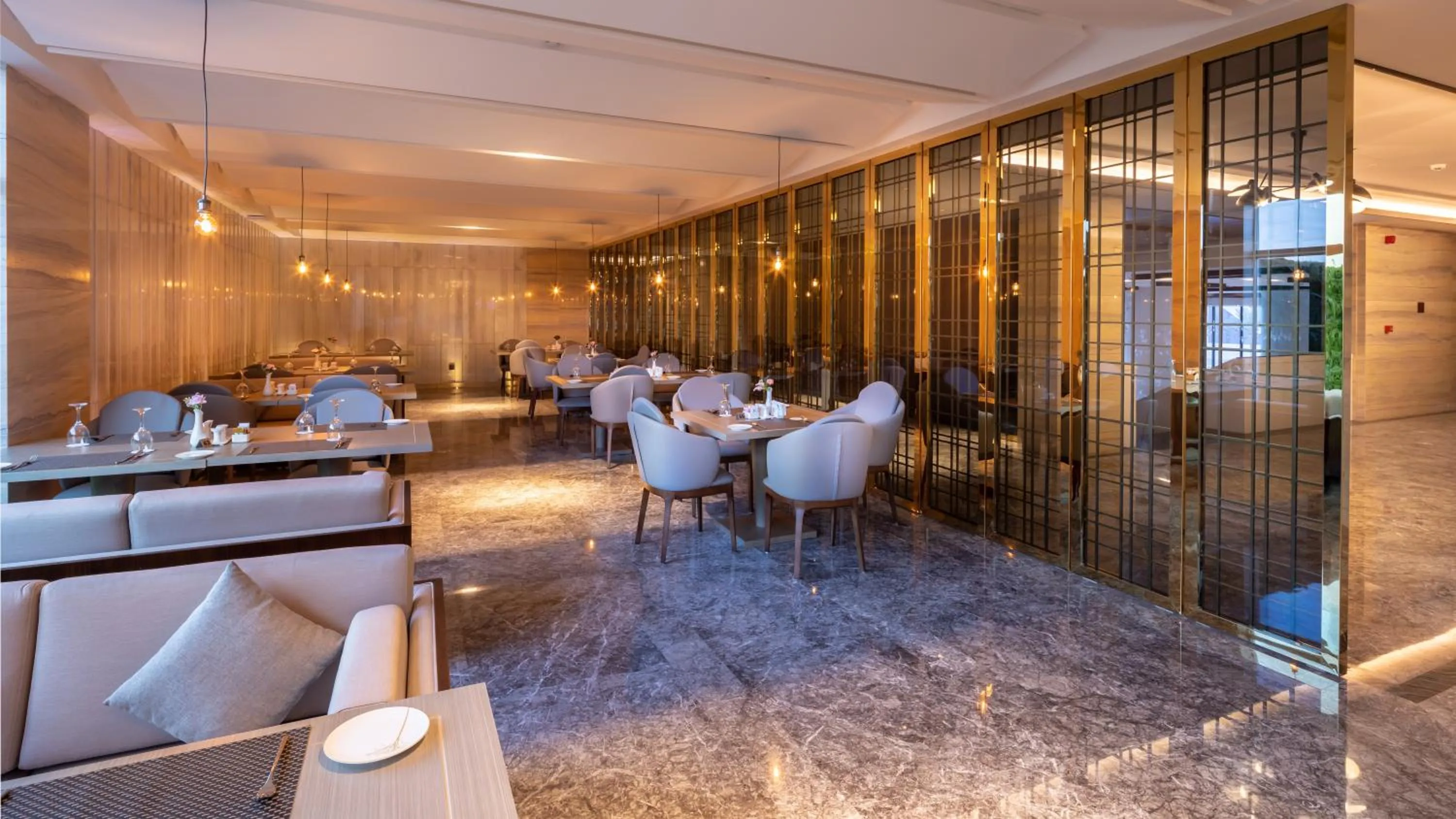 Restaurant/places to eat in Braira Al Nakheel