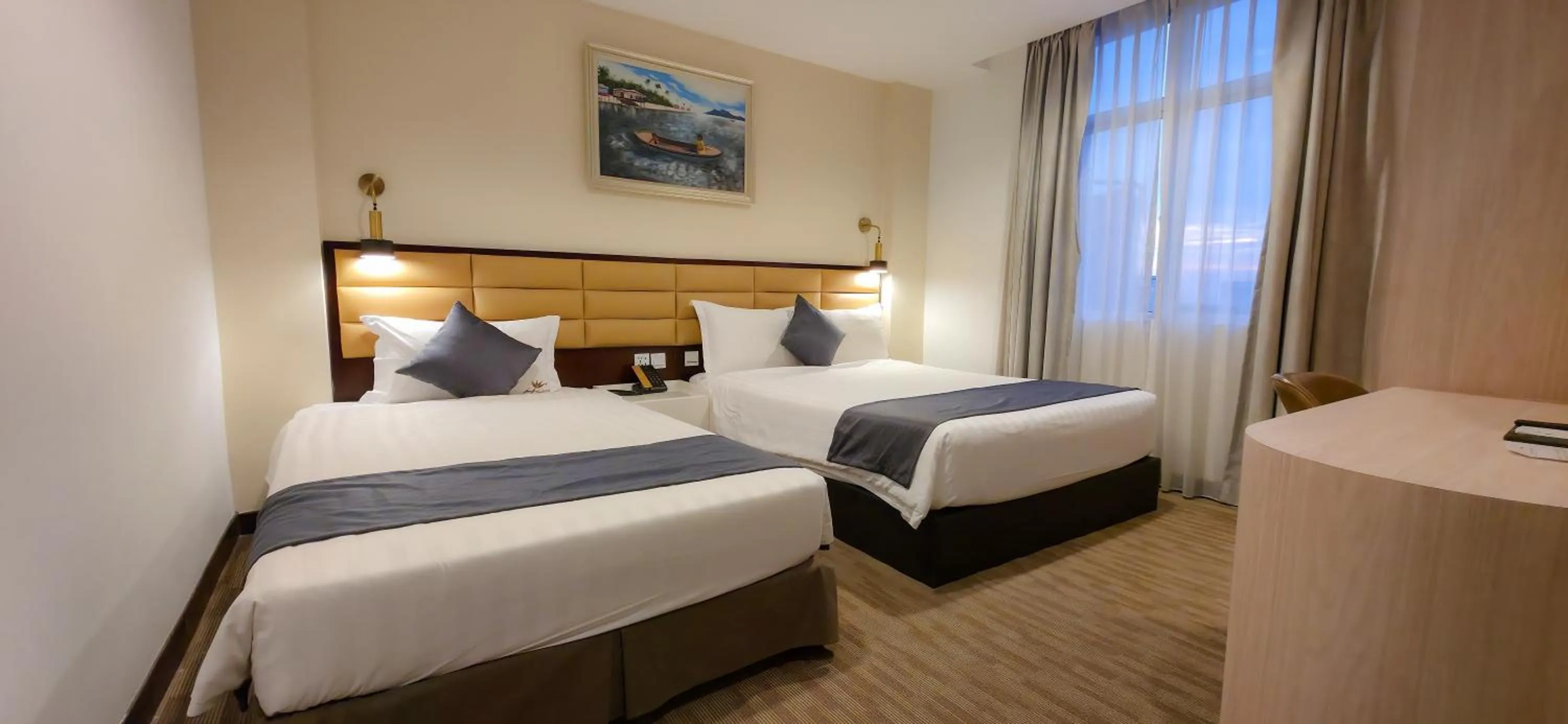 Bedroom, Bed in Hallmark Crown Hotel